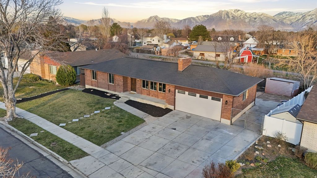 Photo of 6869 S LARABROOK WAY W, West Jordan, UT 84084 (MLS # 2142105)