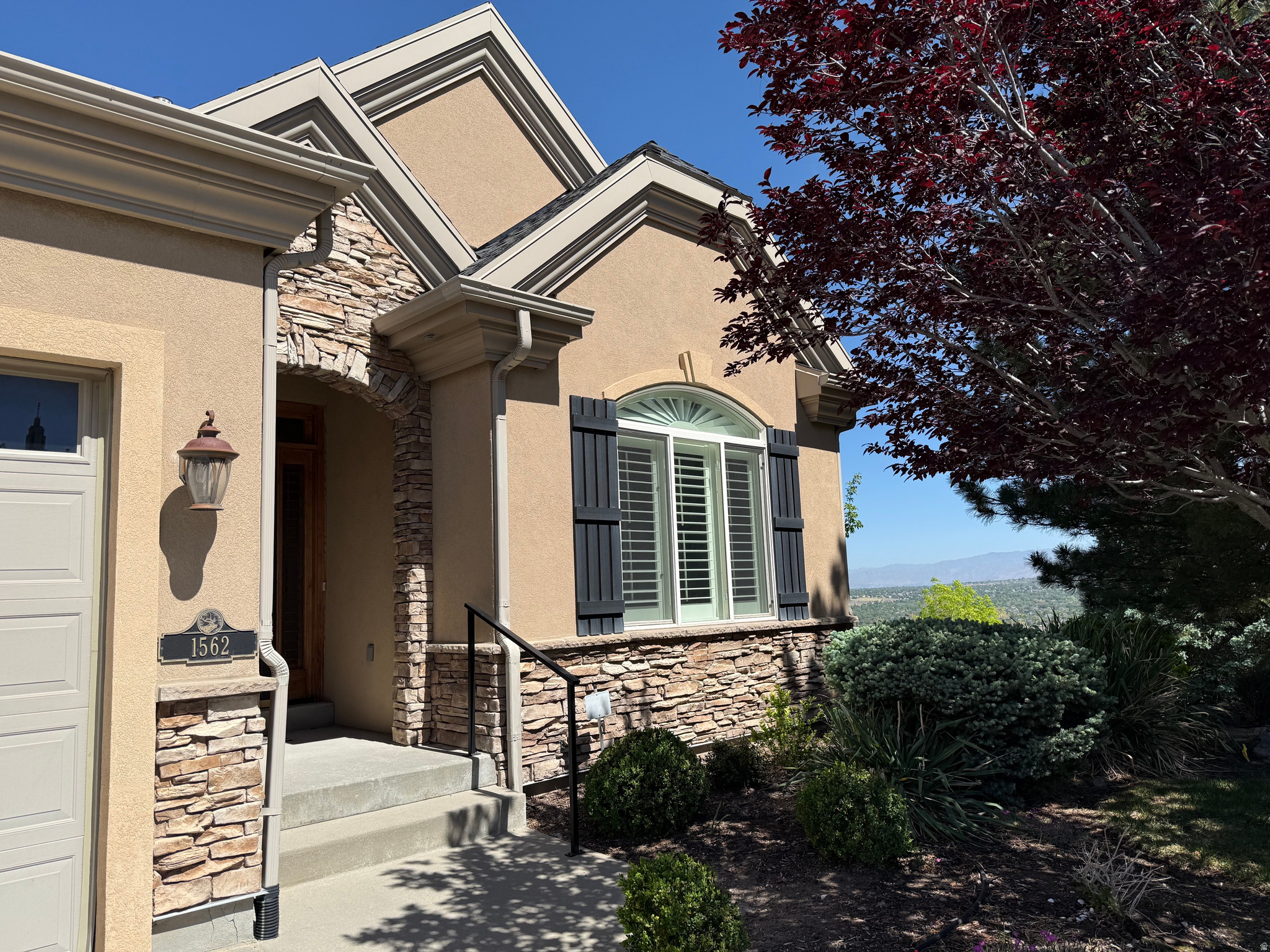 COTTAGES AT FAIRWAY - Residential