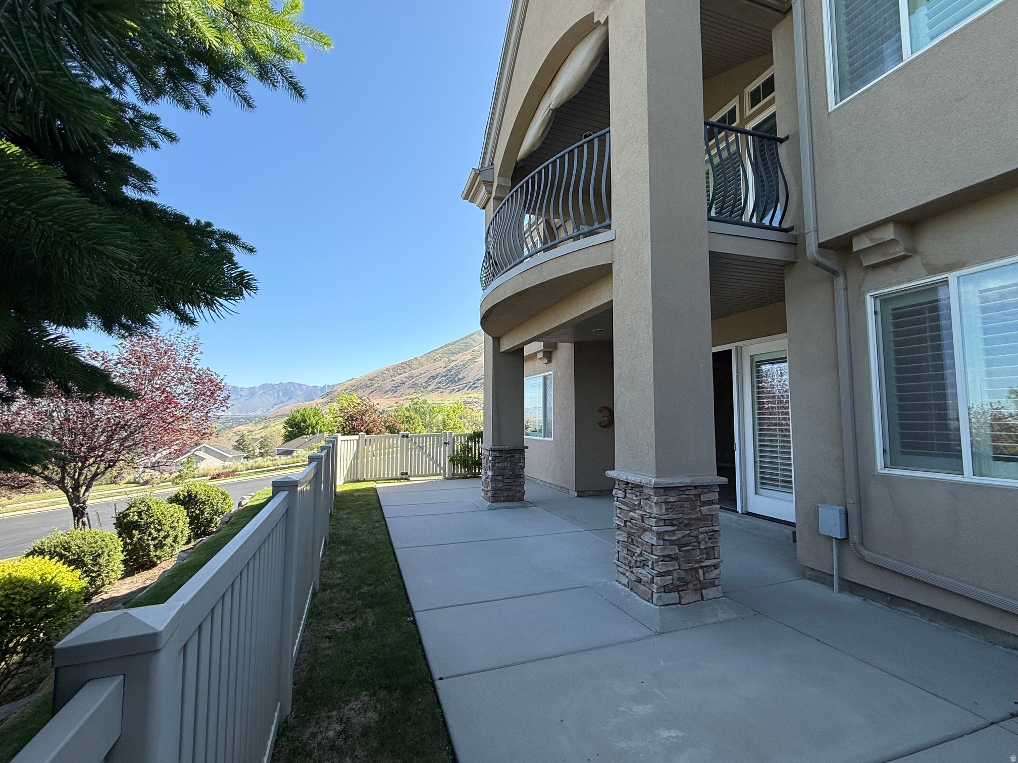 COTTAGES AT FAIRWAY - Residential
