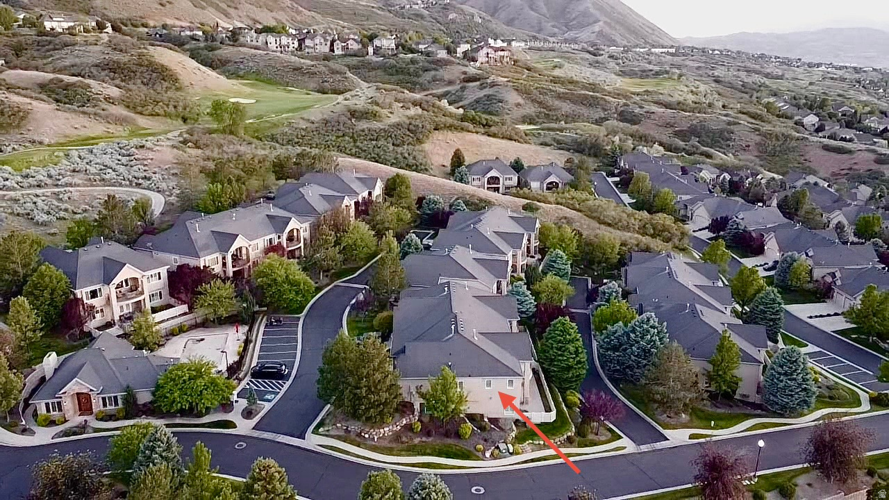 COTTAGES AT FAIRWAY - Residential