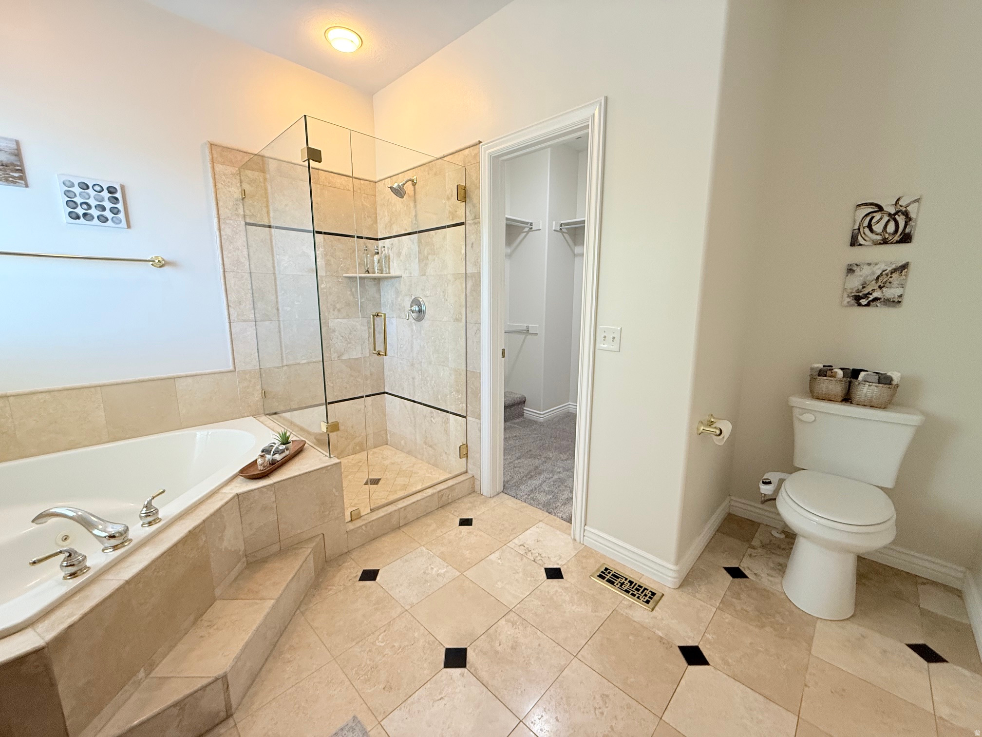 COTTAGES AT FAIRWAY - Residential