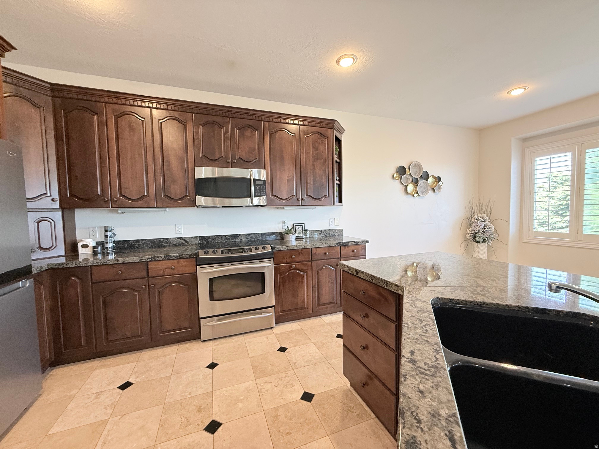 COTTAGES AT FAIRWAY - Residential
