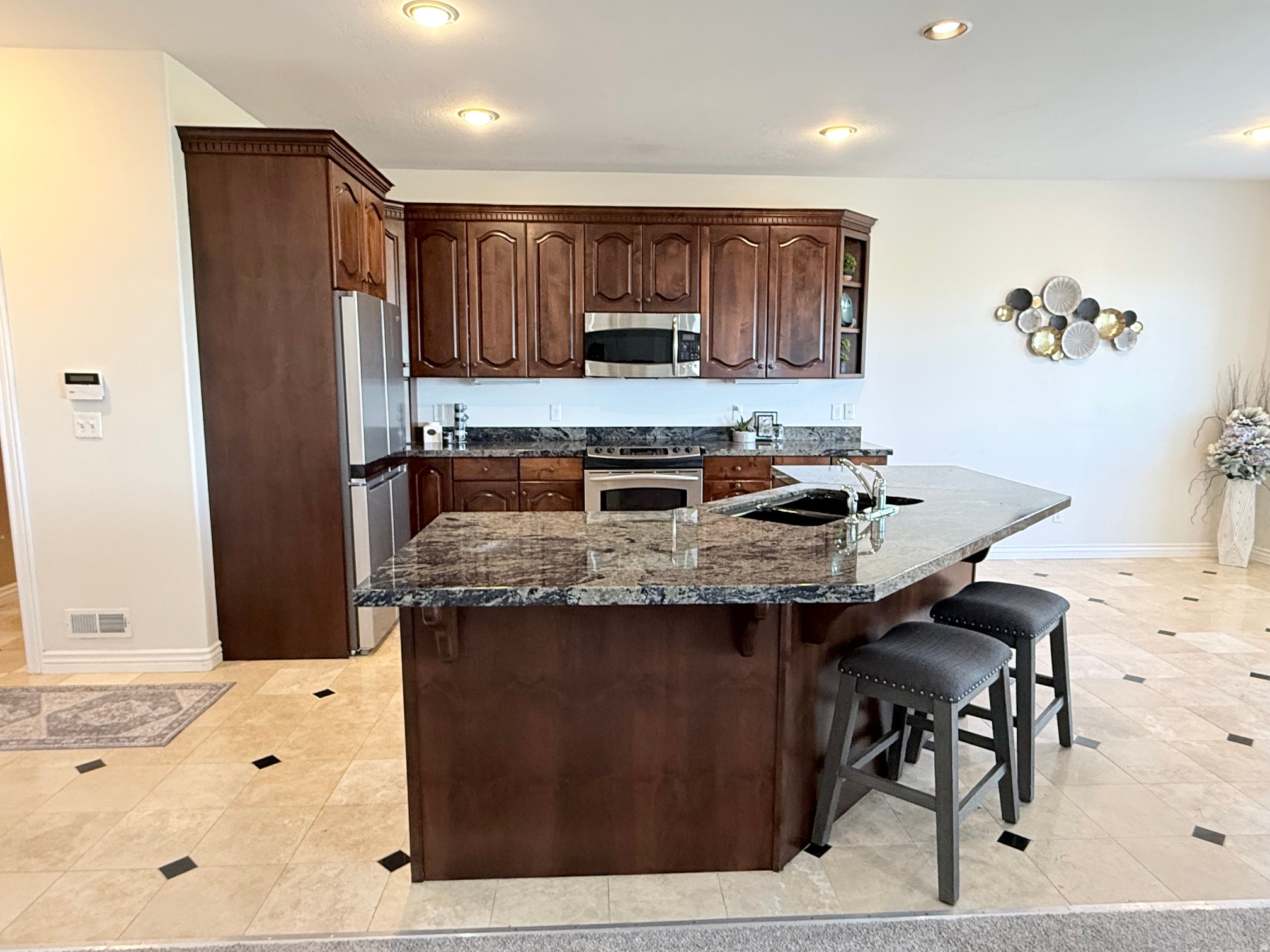COTTAGES AT FAIRWAY - Residential