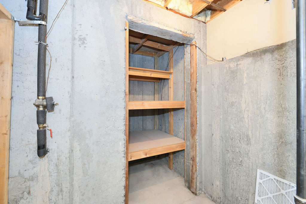 CRYSTAL RDG - Residential