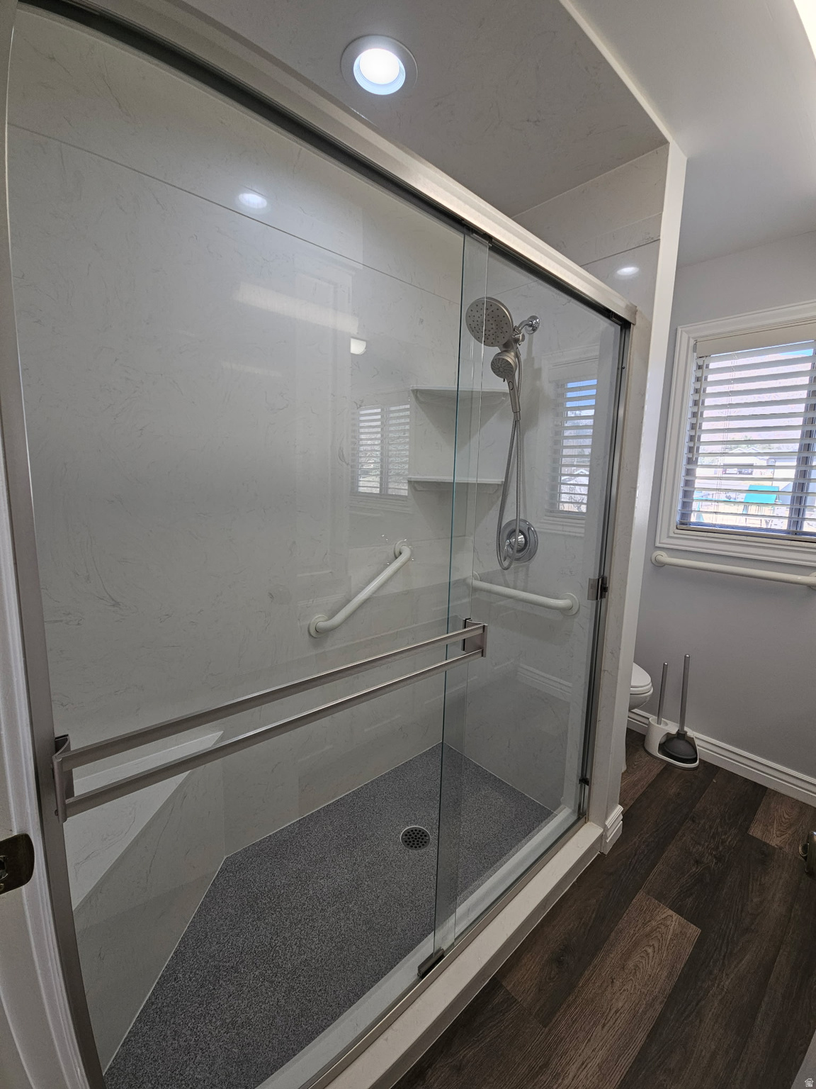 LARSON PARK - Residential