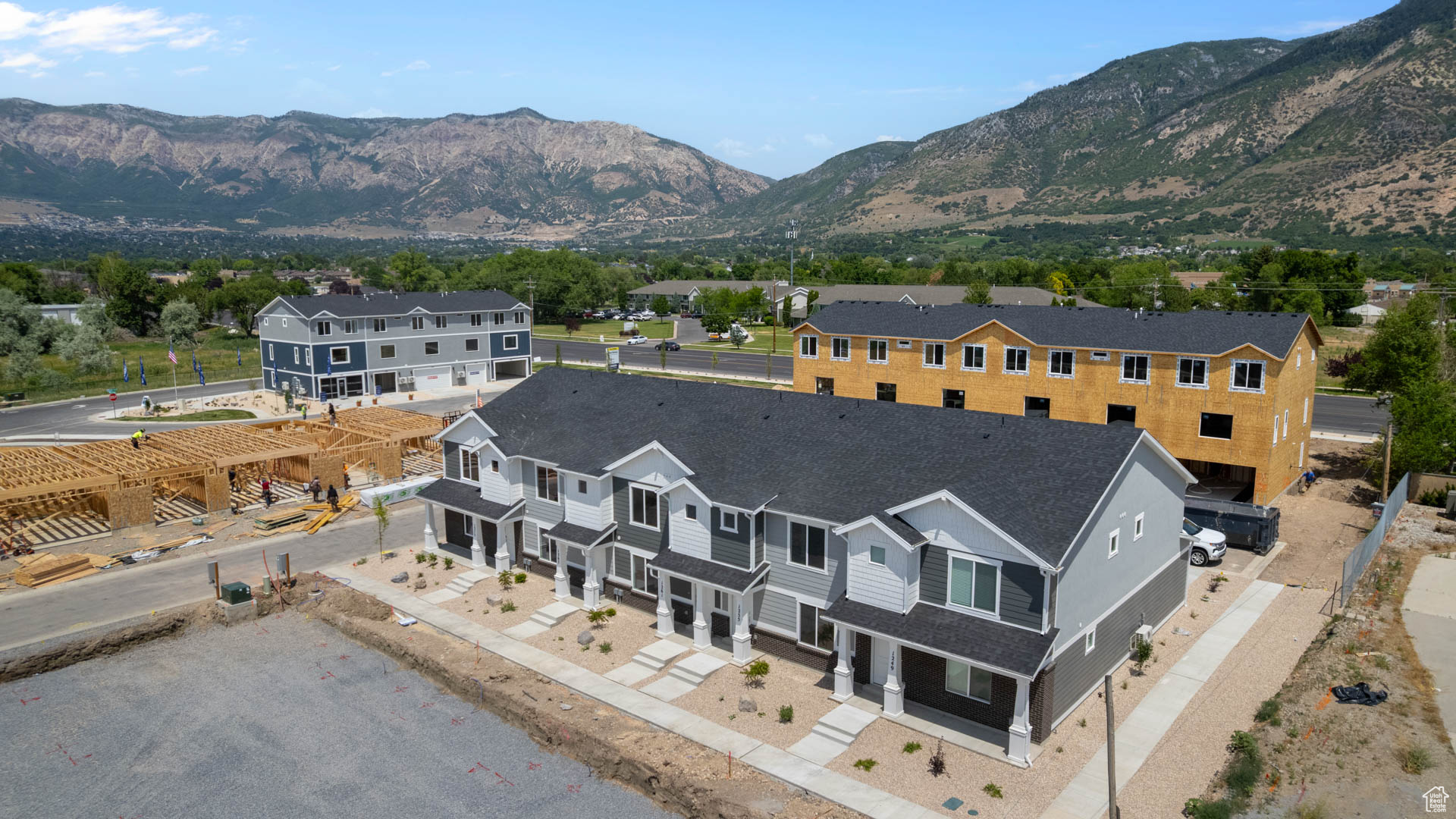 DIXON CREEK - Residential