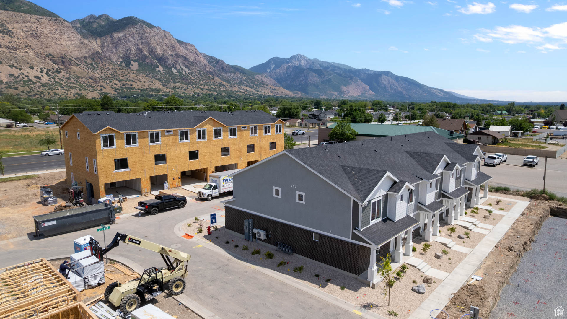 DIXON CREEK - Residential