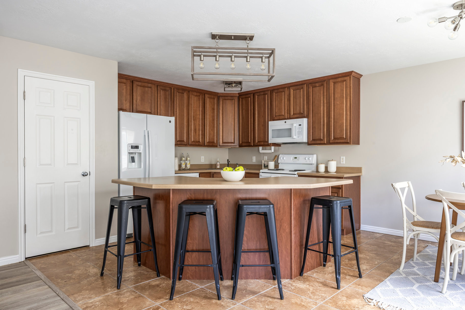 LAKE POINT VILLAGE - Residential