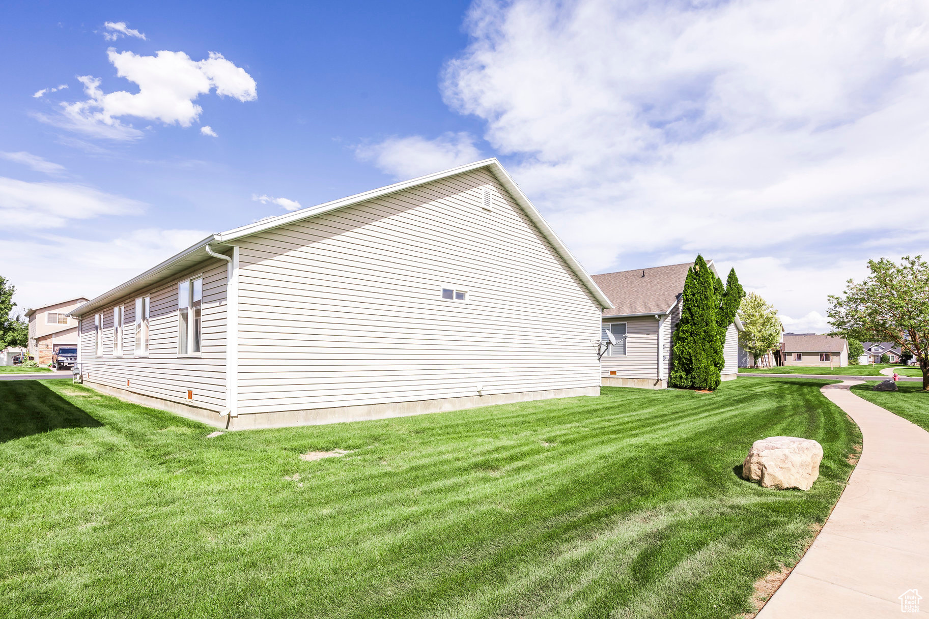 LAKE POINT VILLAGE - Residential