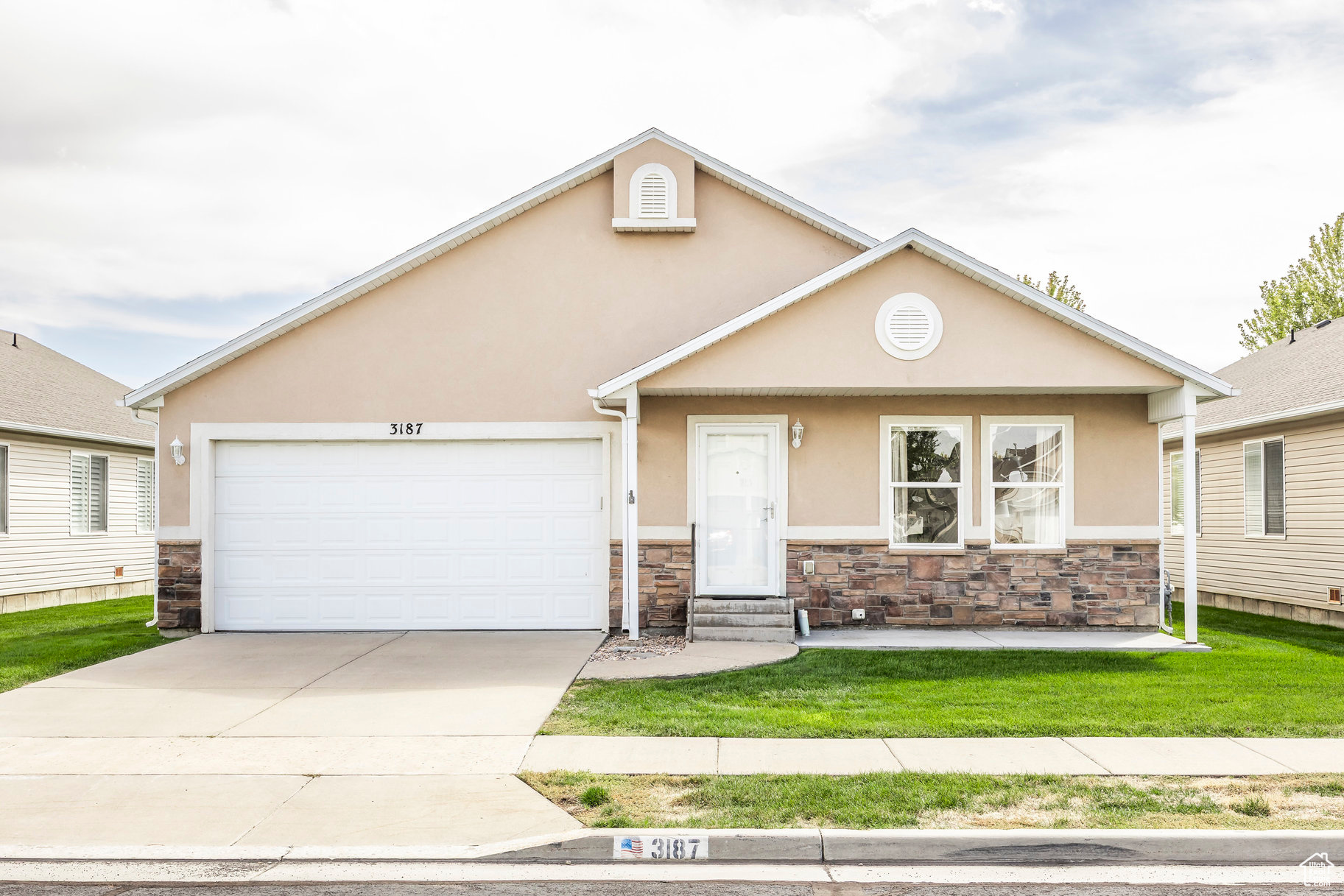LAKE POINT VILLAGE - Residential