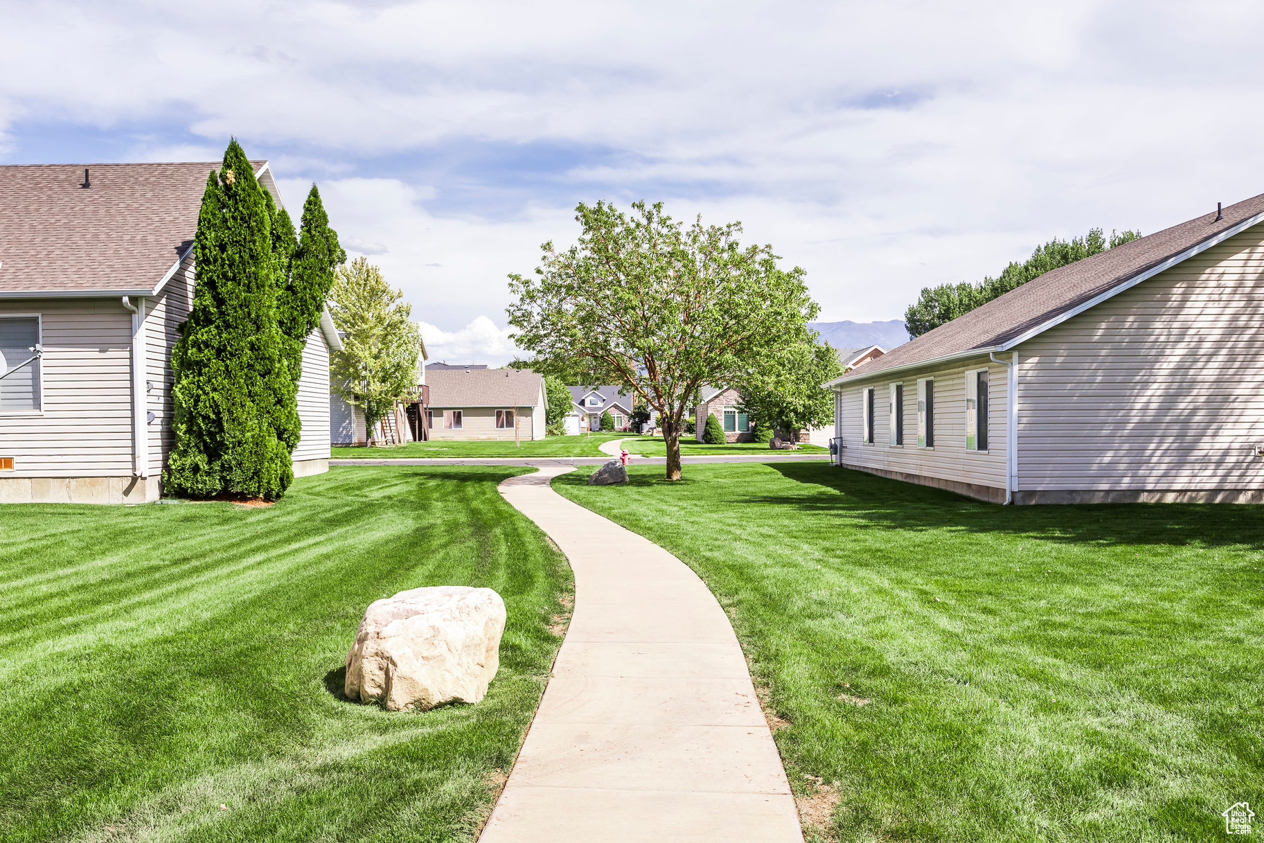 LAKE POINT VILLAGE - Residential