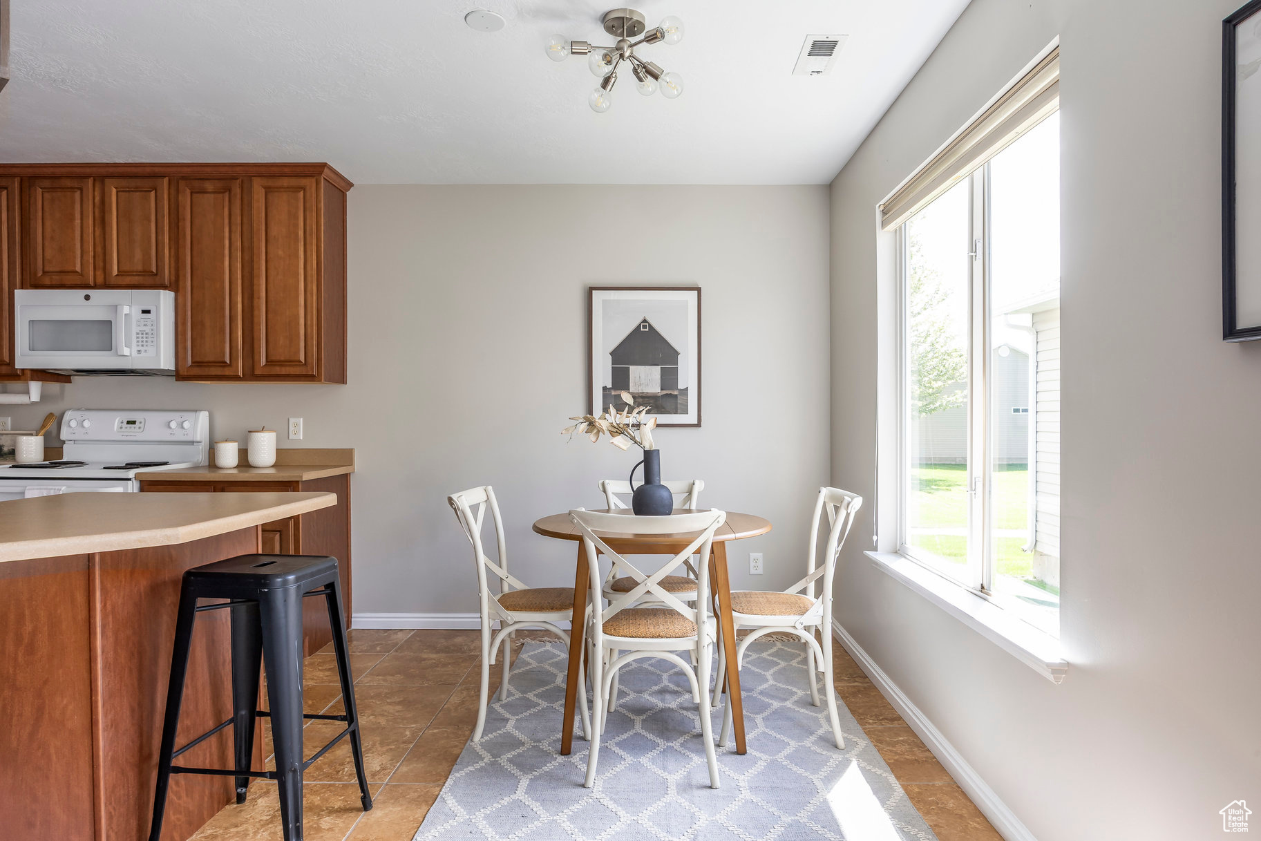 LAKE POINT VILLAGE - Residential