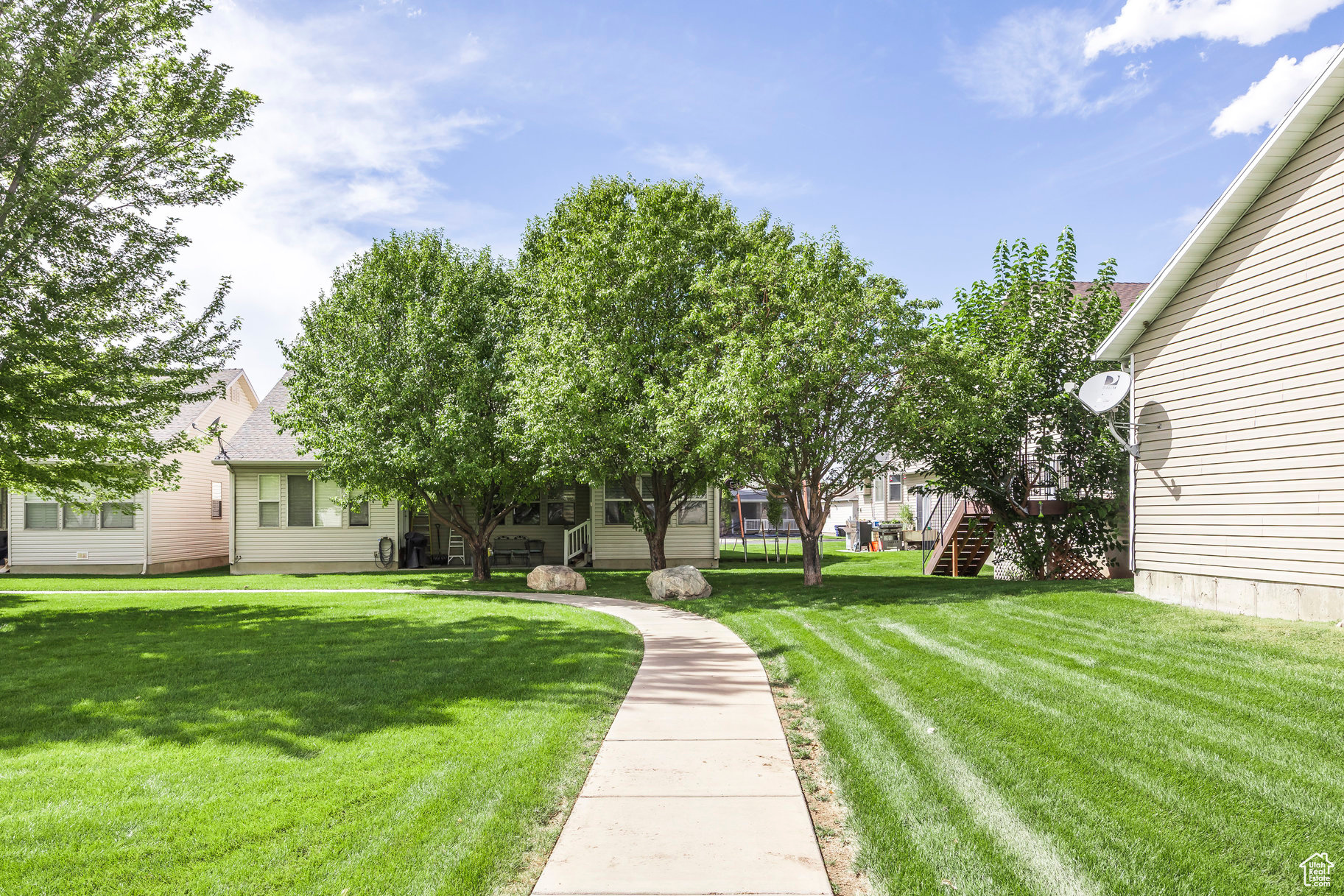 LAKE POINT VILLAGE - Residential
