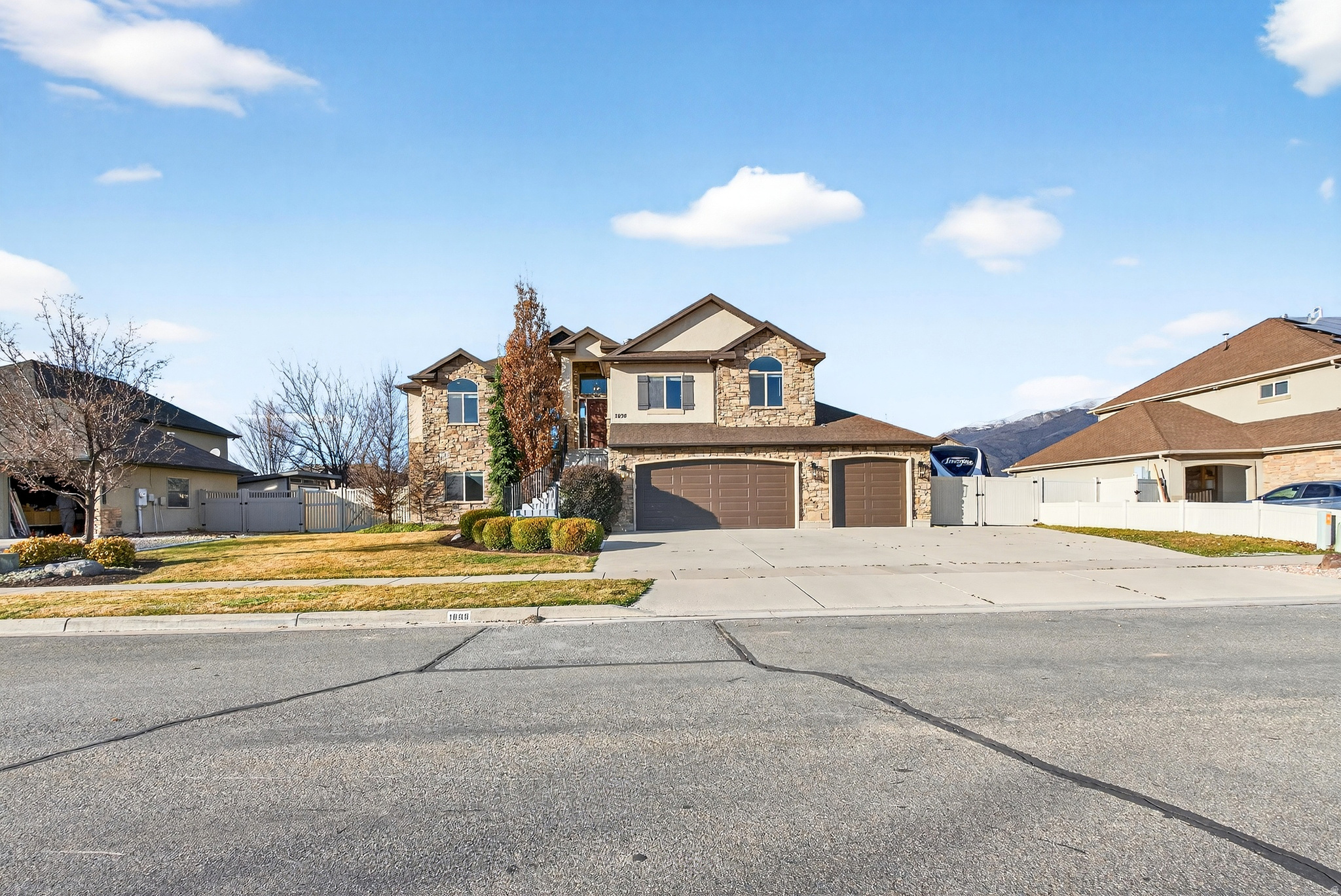 FARMINGTON RANCHES - Residential