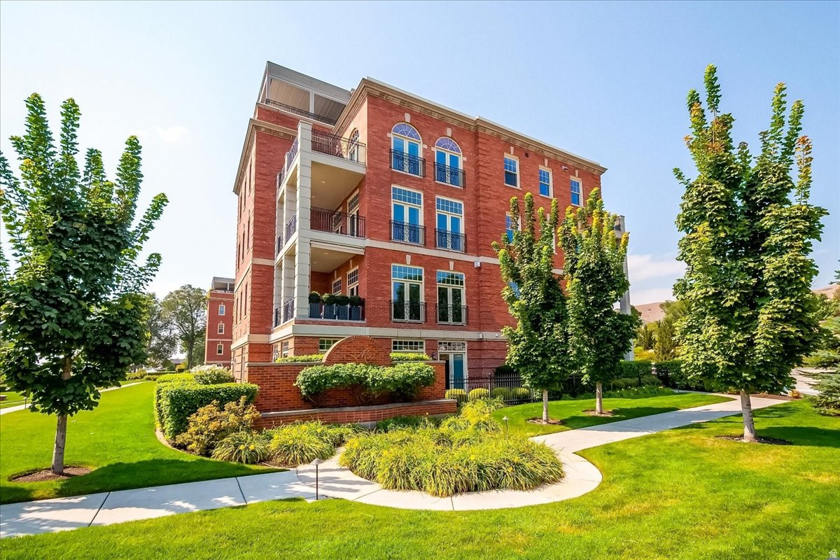 CAPITOL PARK - Residential