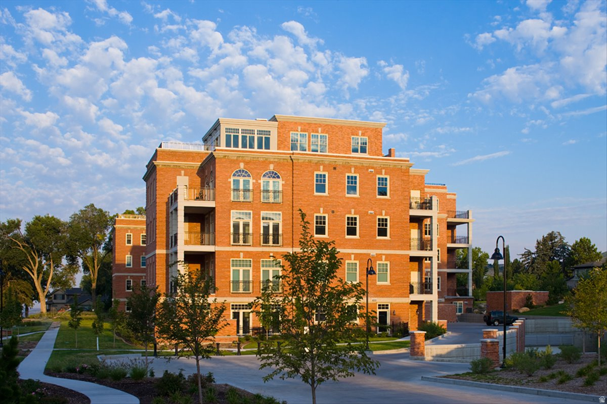 CAPITOL PARK - Residential