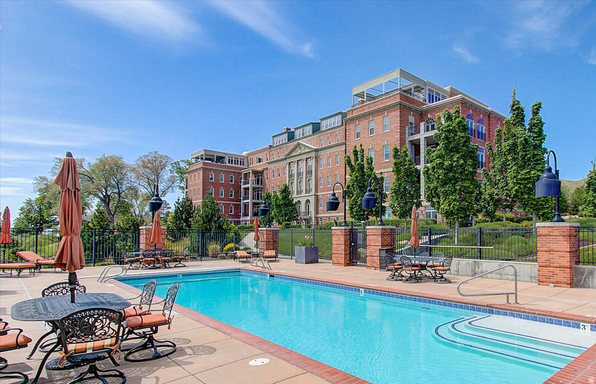 CAPITOL PARK - Residential