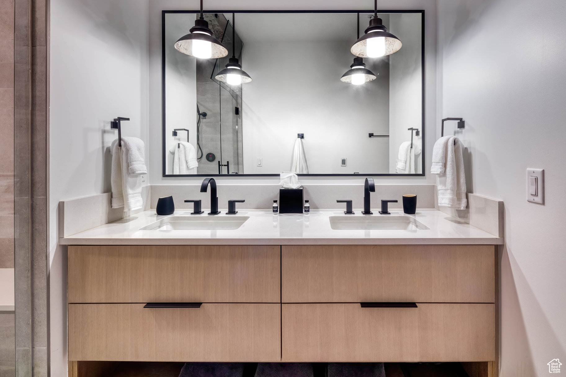 KINGS CROWN - Residential