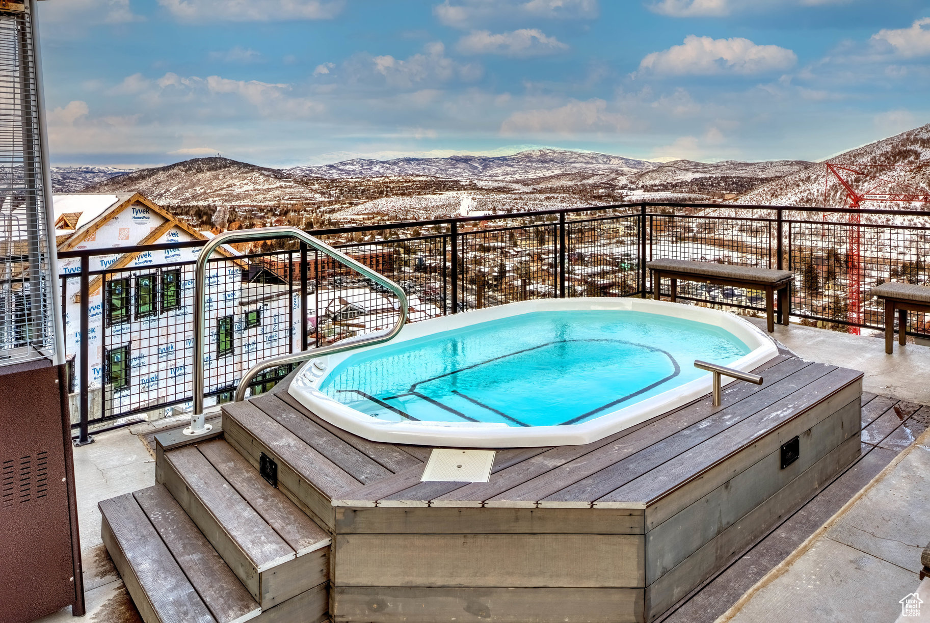 KINGS CROWN - Residential