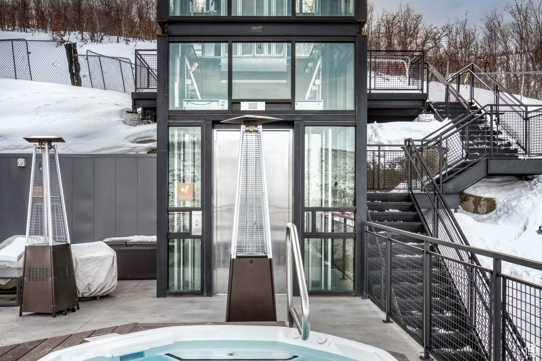 KINGS CROWN - Residential