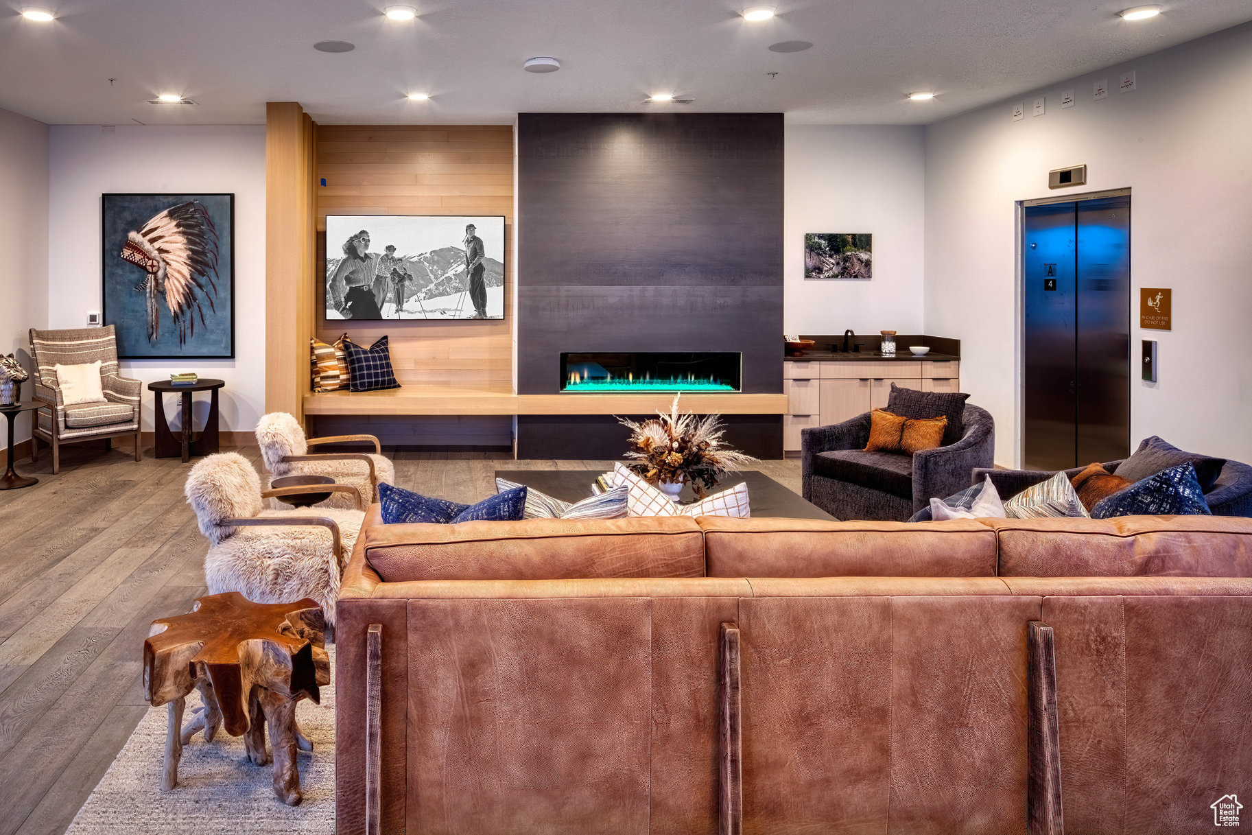 KINGS CROWN - Residential