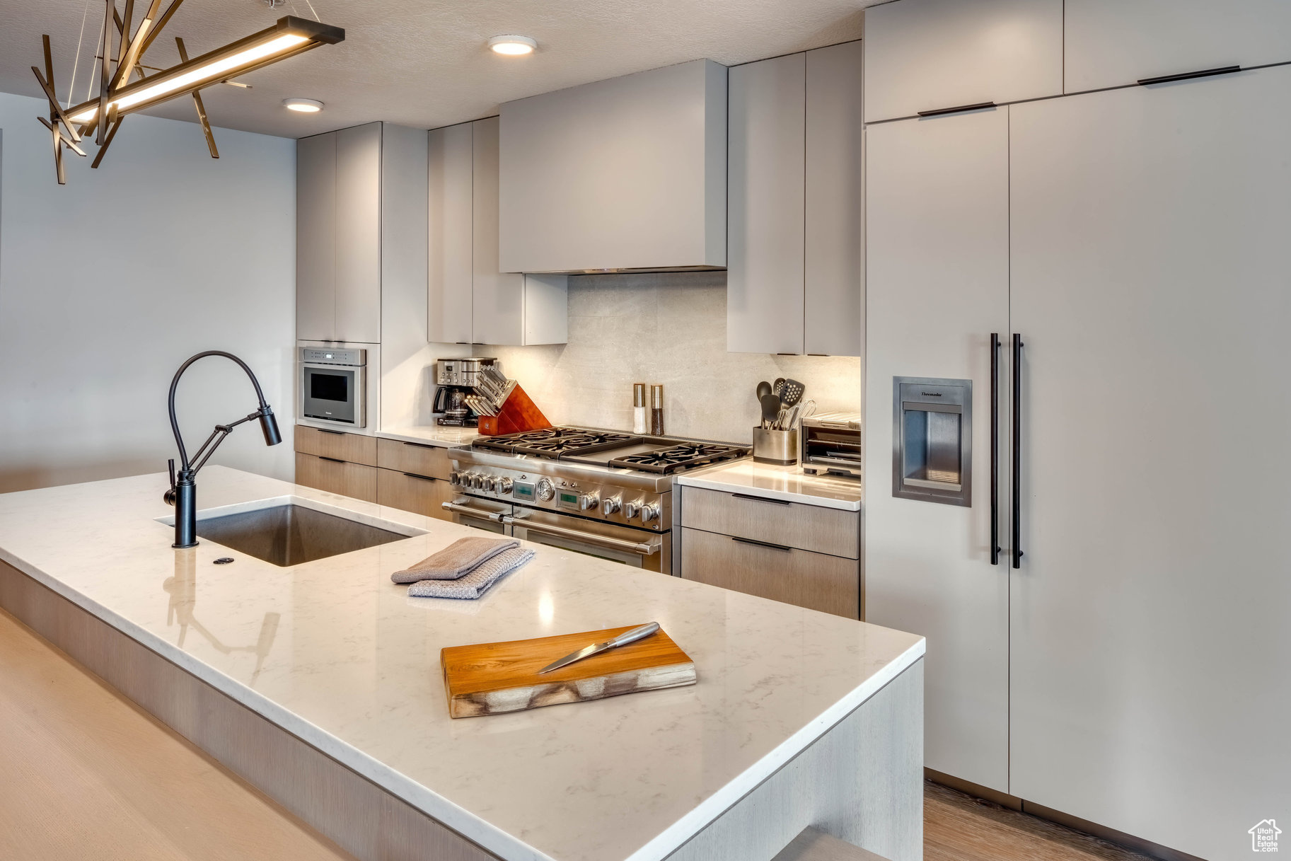 KINGS CROWN - Residential