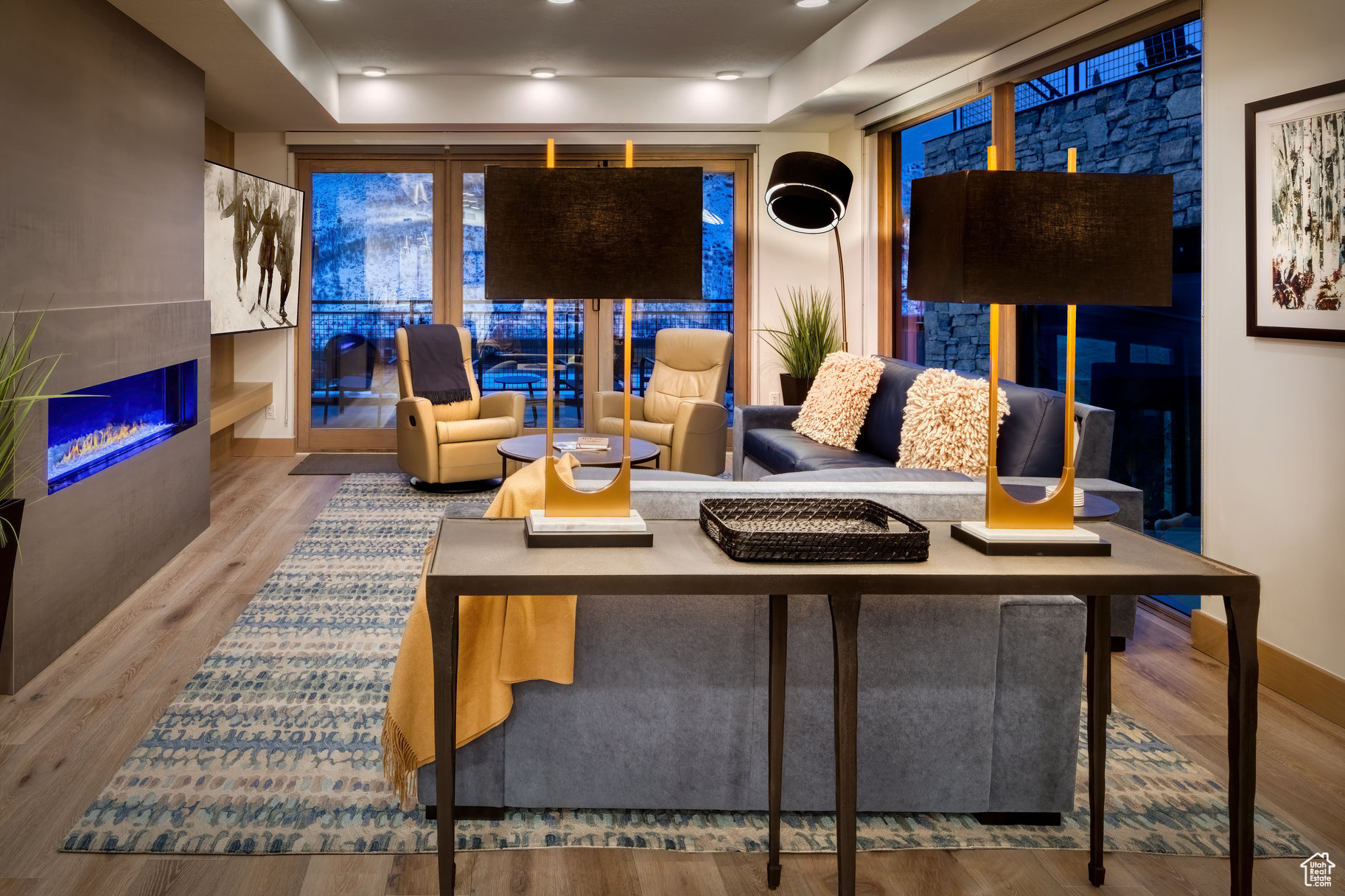 KINGS CROWN - Residential