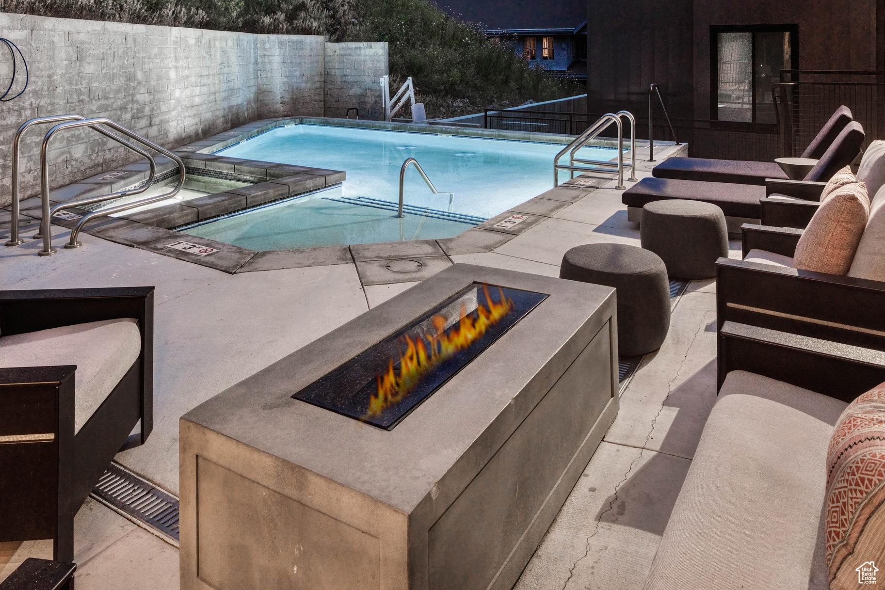 KINGS CROWN - Residential