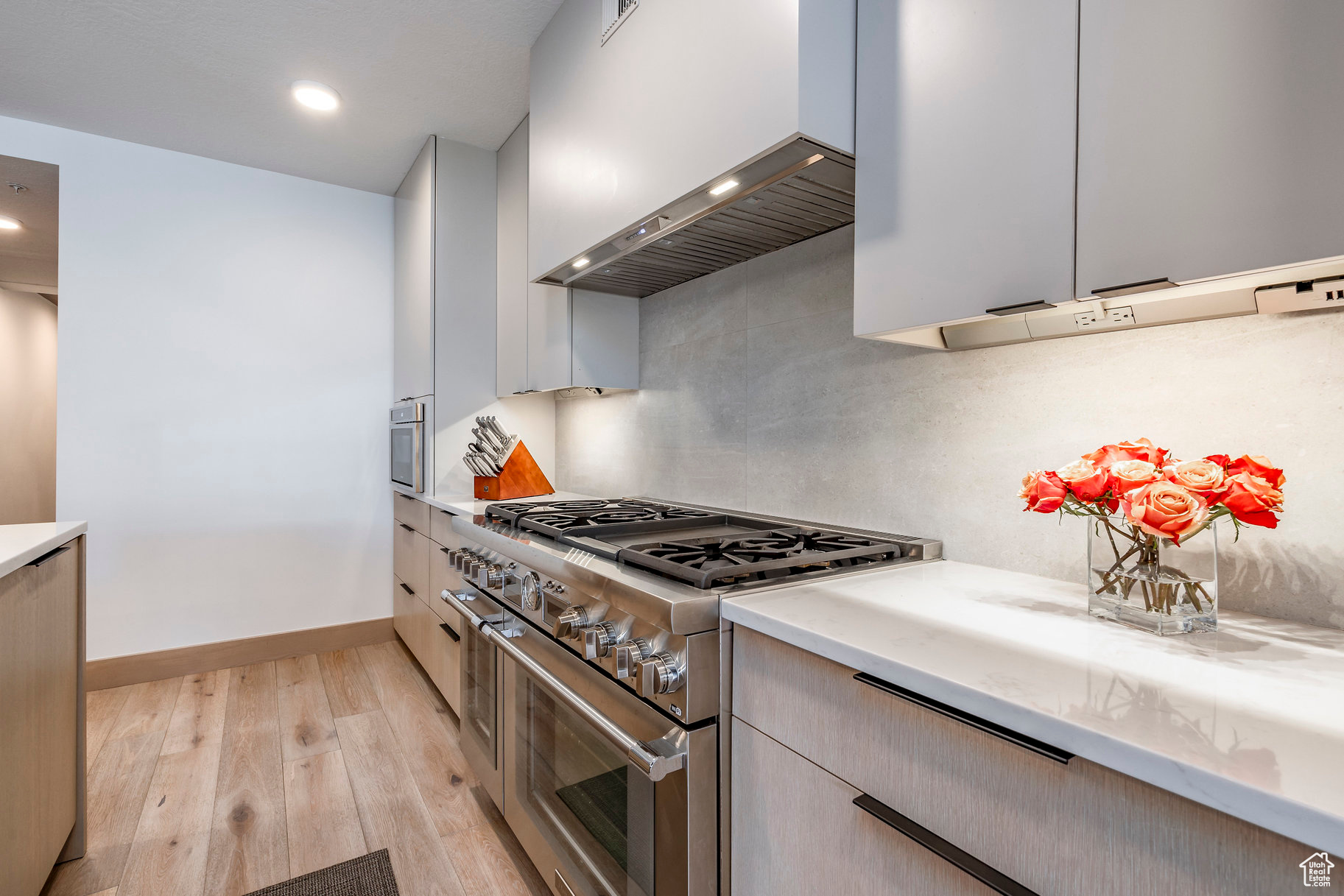 KINGS CROWN - Residential