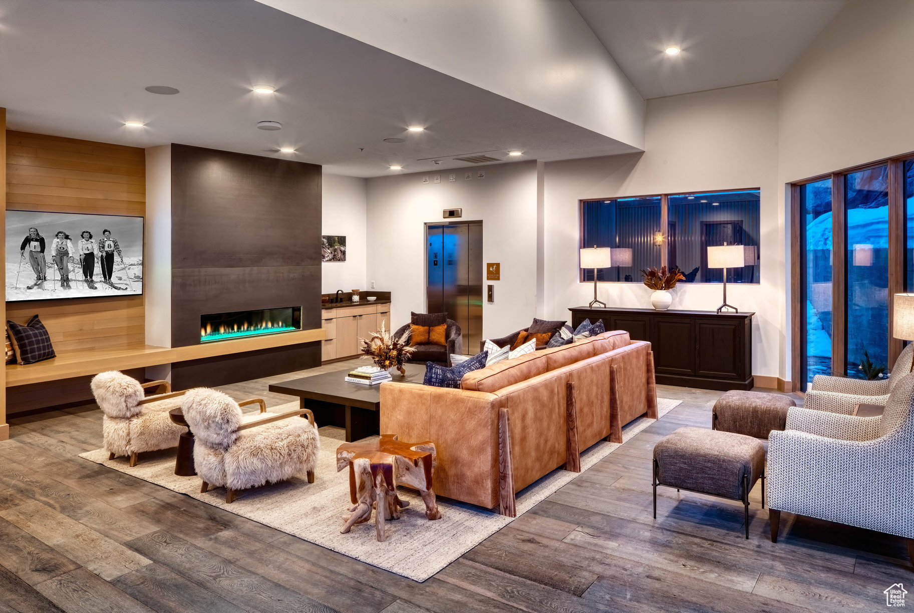 KINGS CROWN - Residential