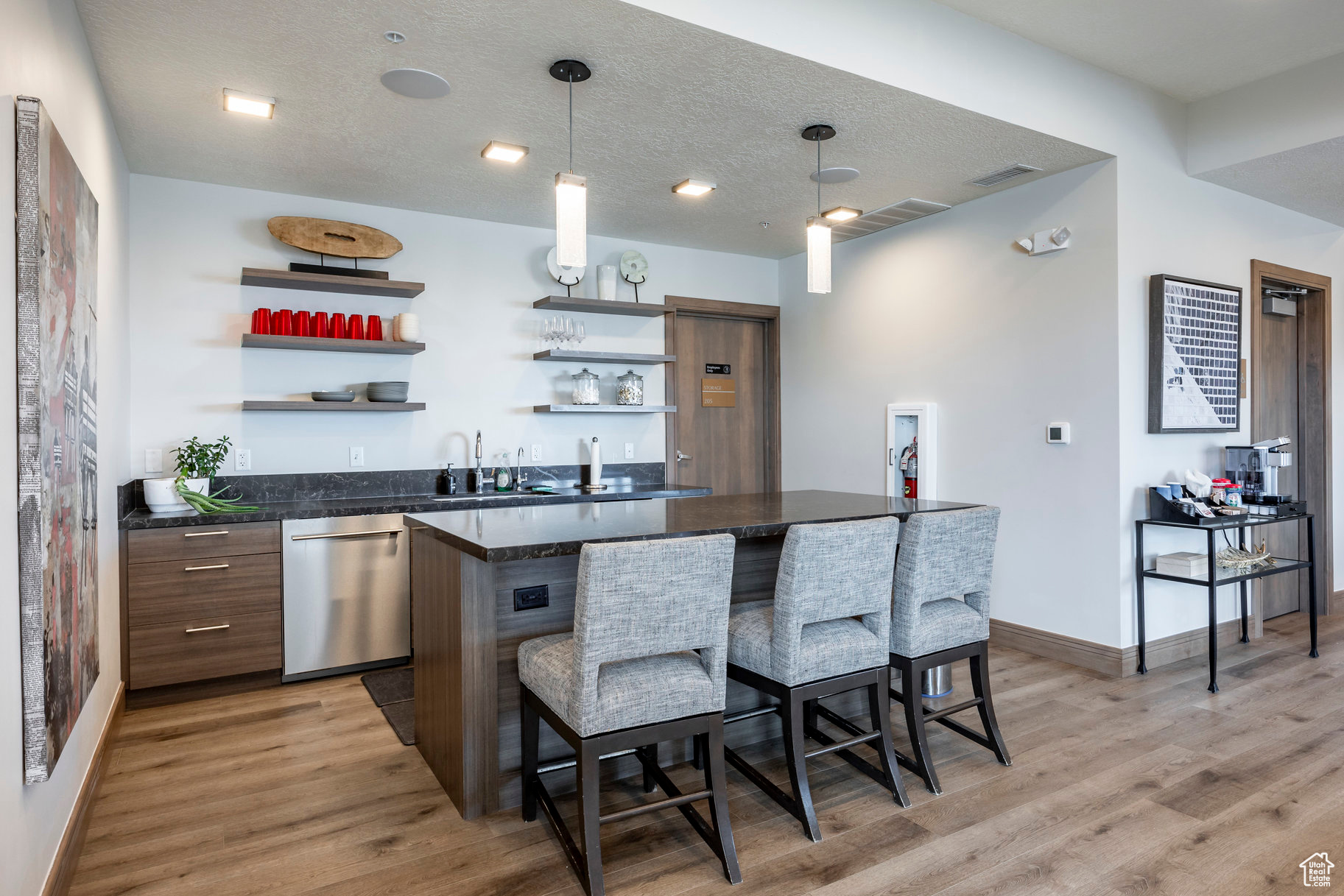 KINGS CROWN - Residential