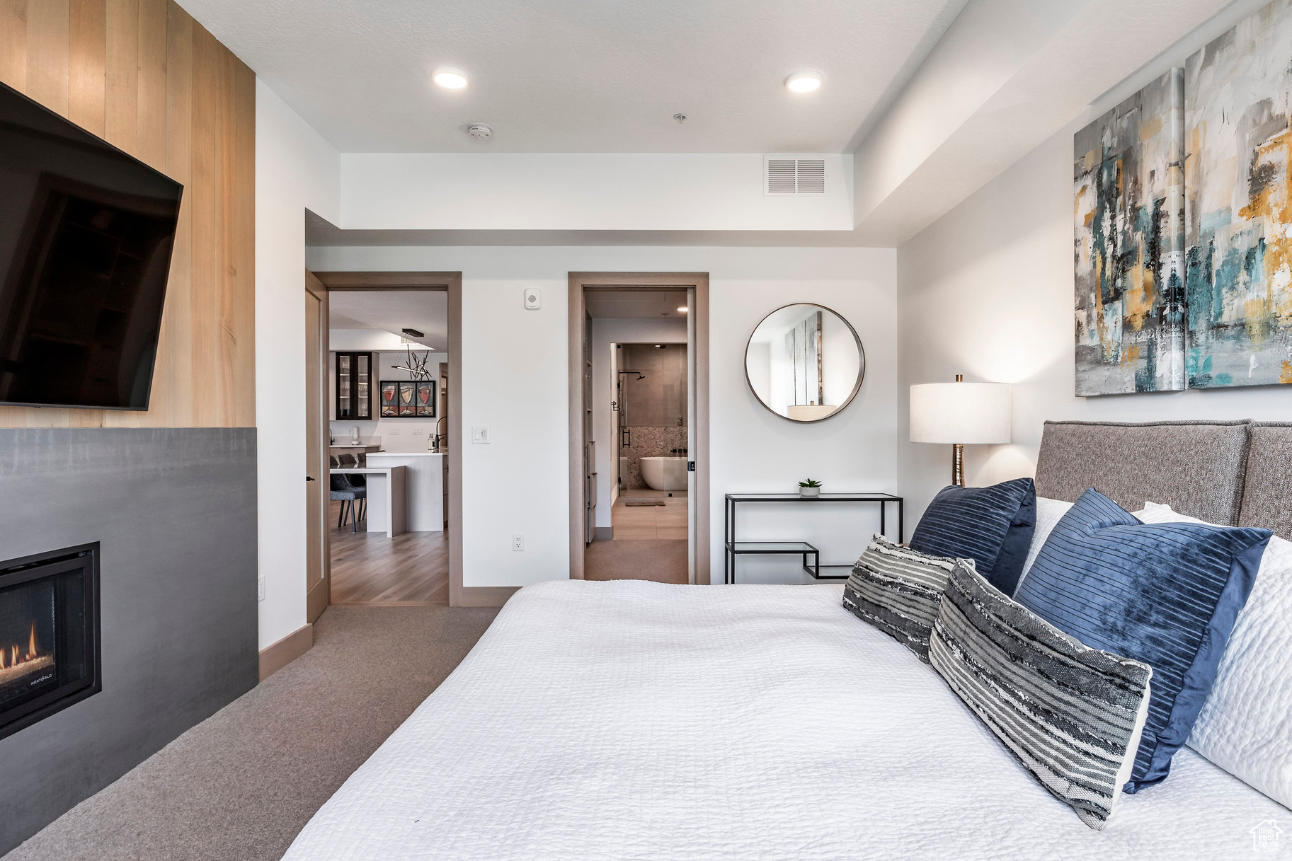 KINGS CROWN - Residential