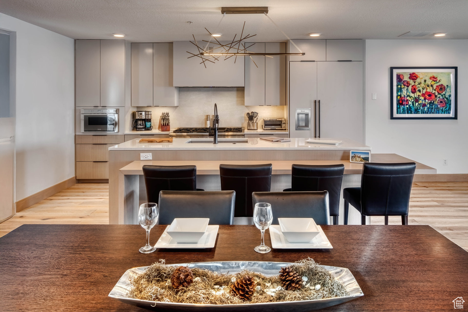 KINGS CROWN - Residential