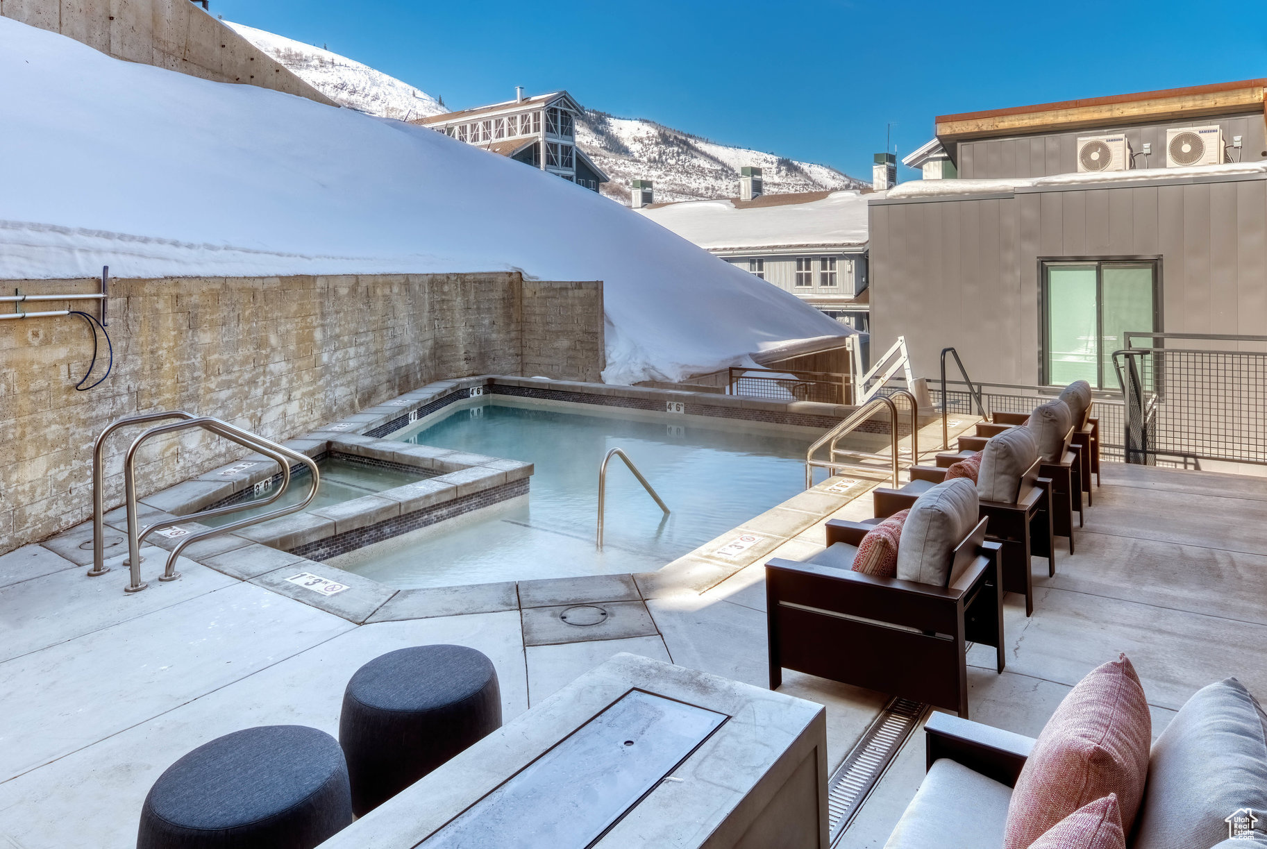 KINGS CROWN - Residential