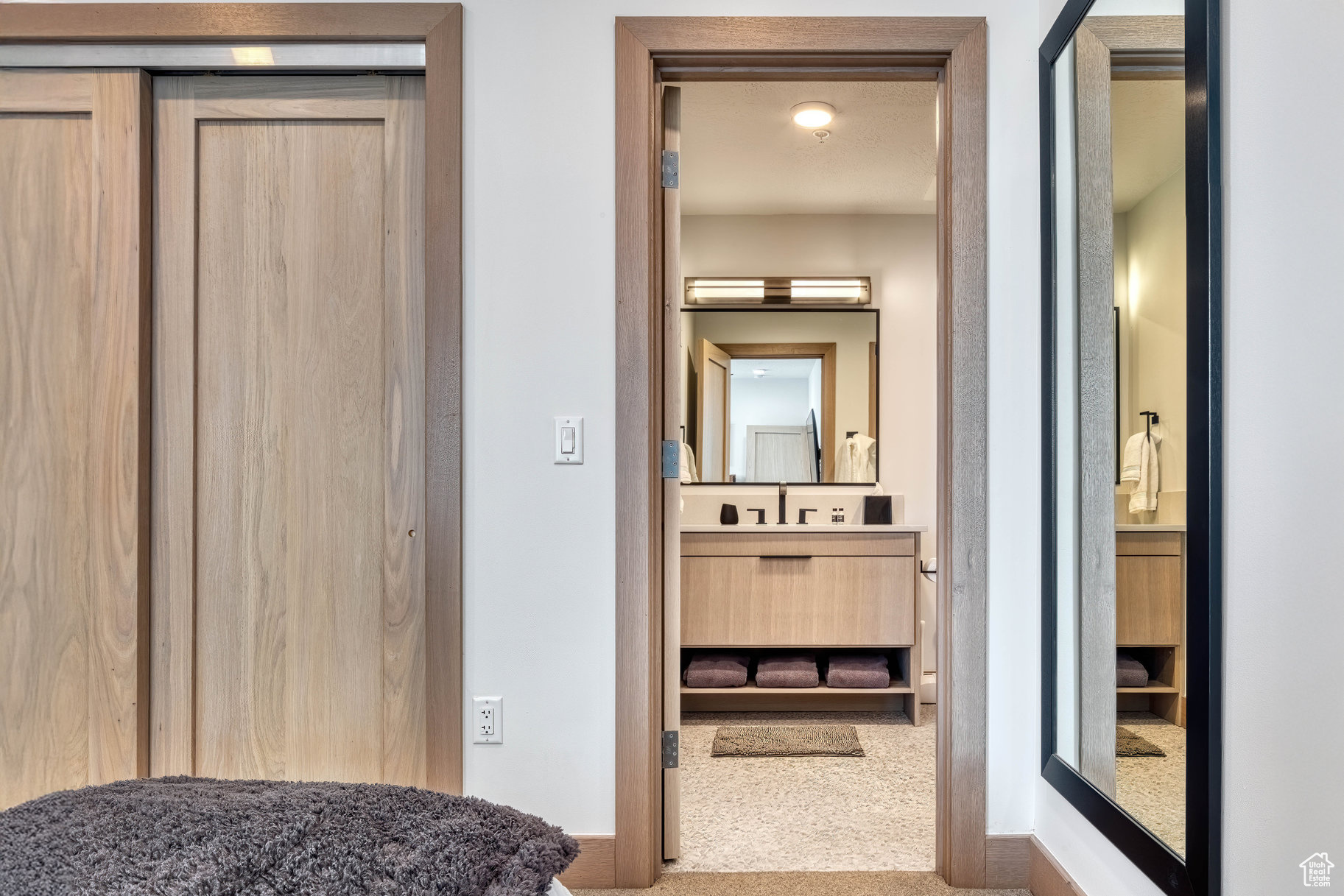 KINGS CROWN - Residential