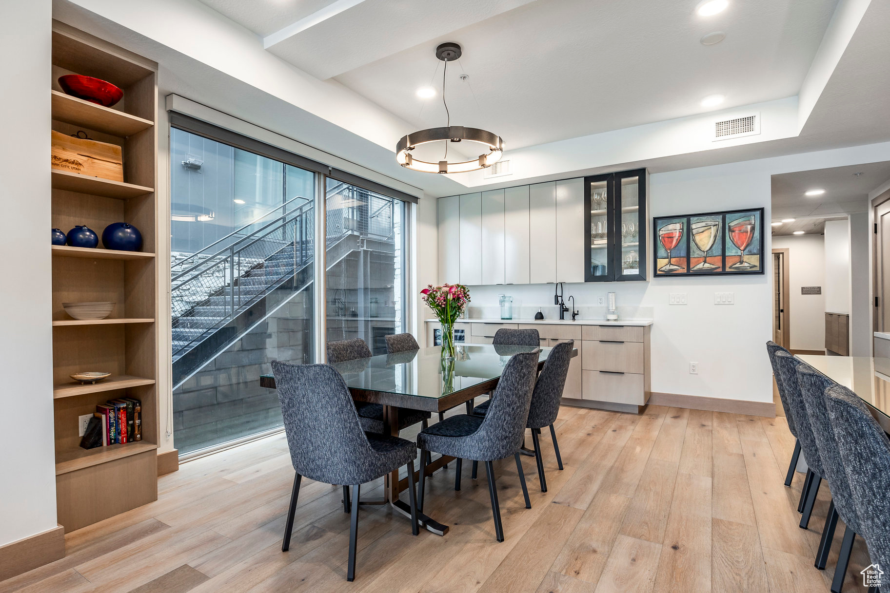 KINGS CROWN - Residential