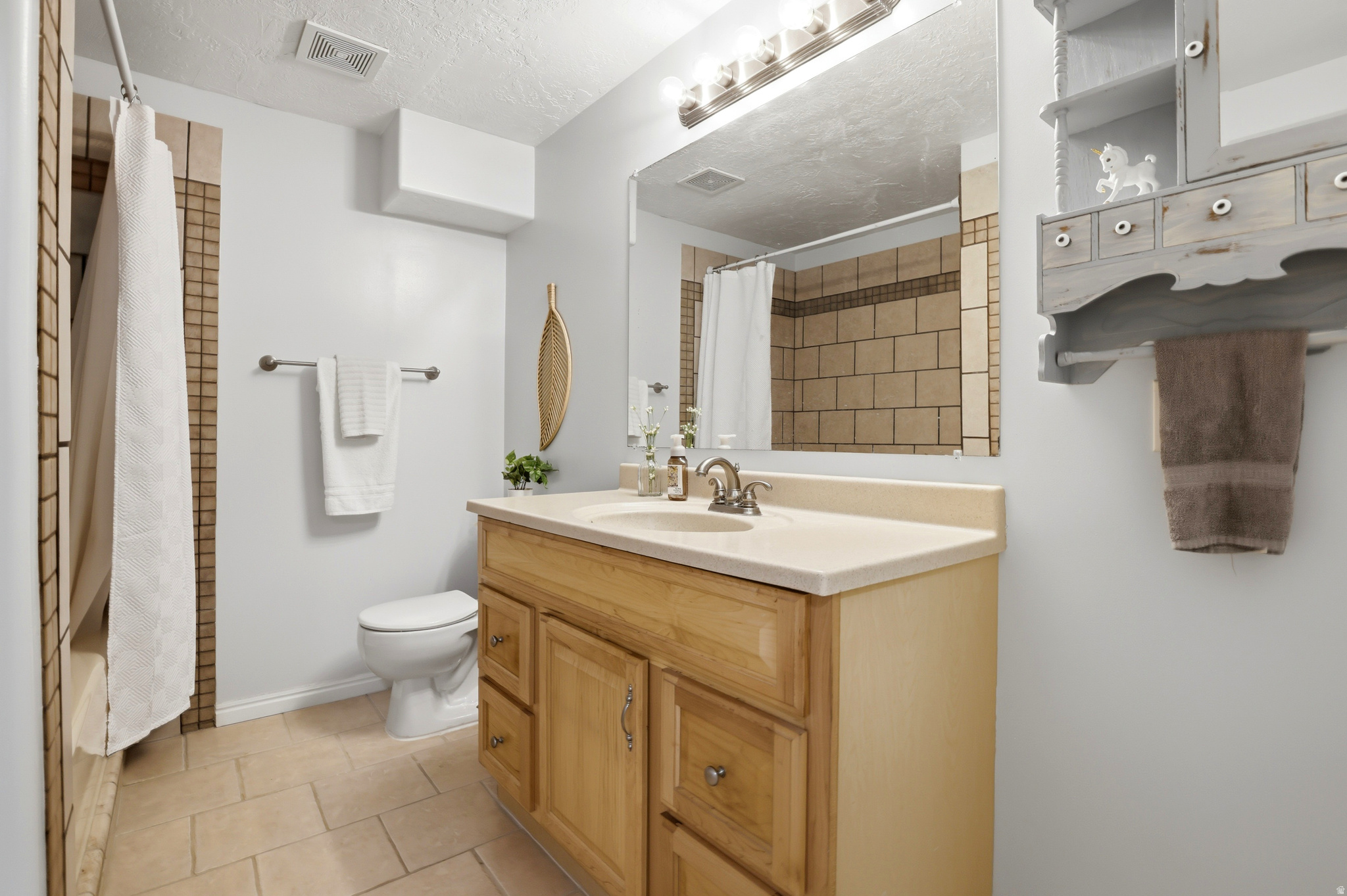 NORTH POINTE VILLAGE - Residential