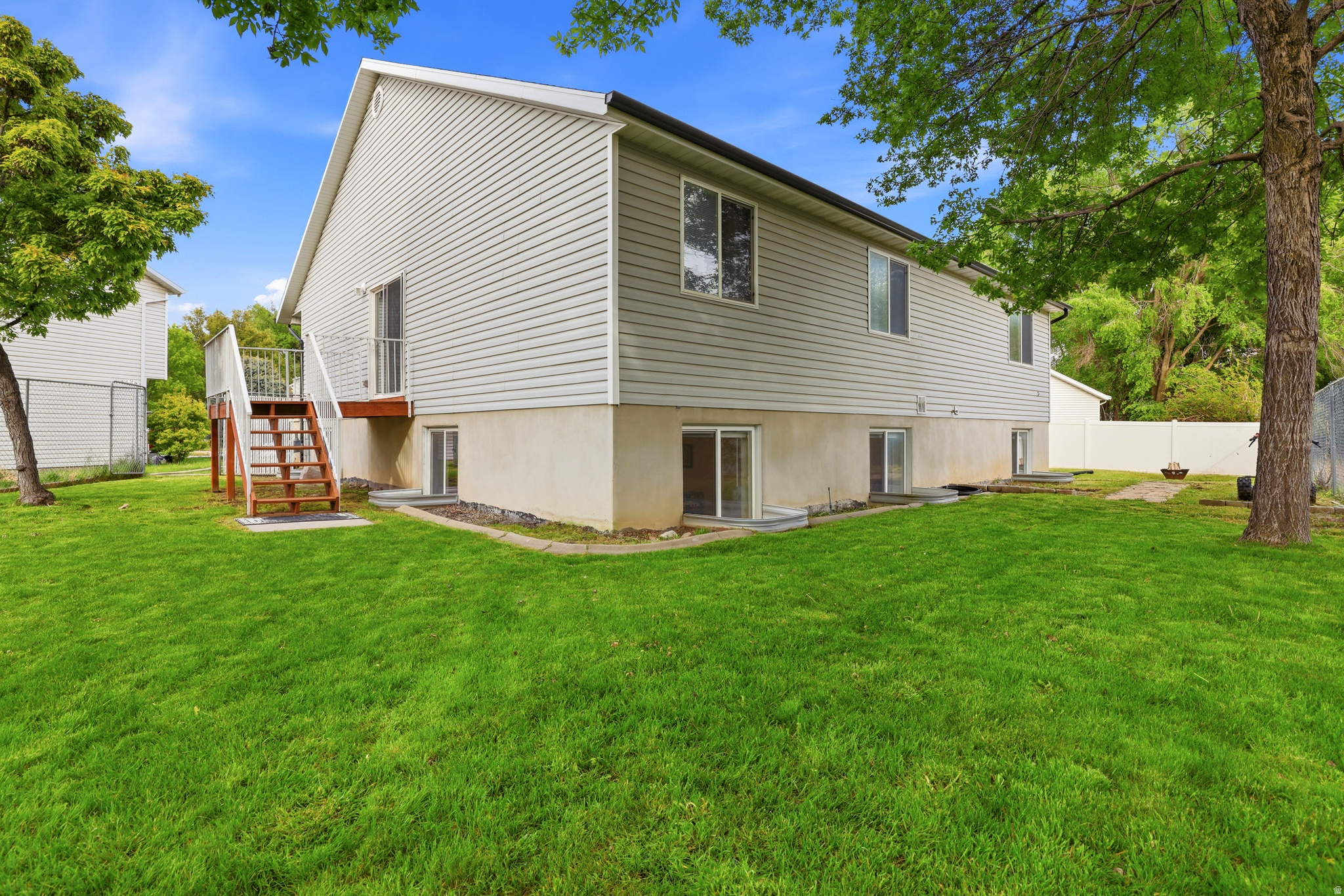 NORTH POINTE VILLAGE - Residential