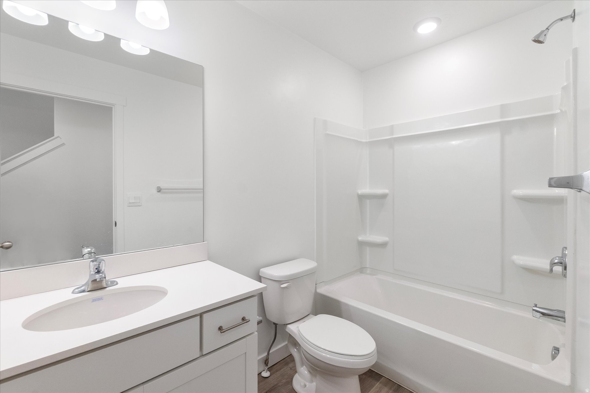 EDGEWATER - Residential