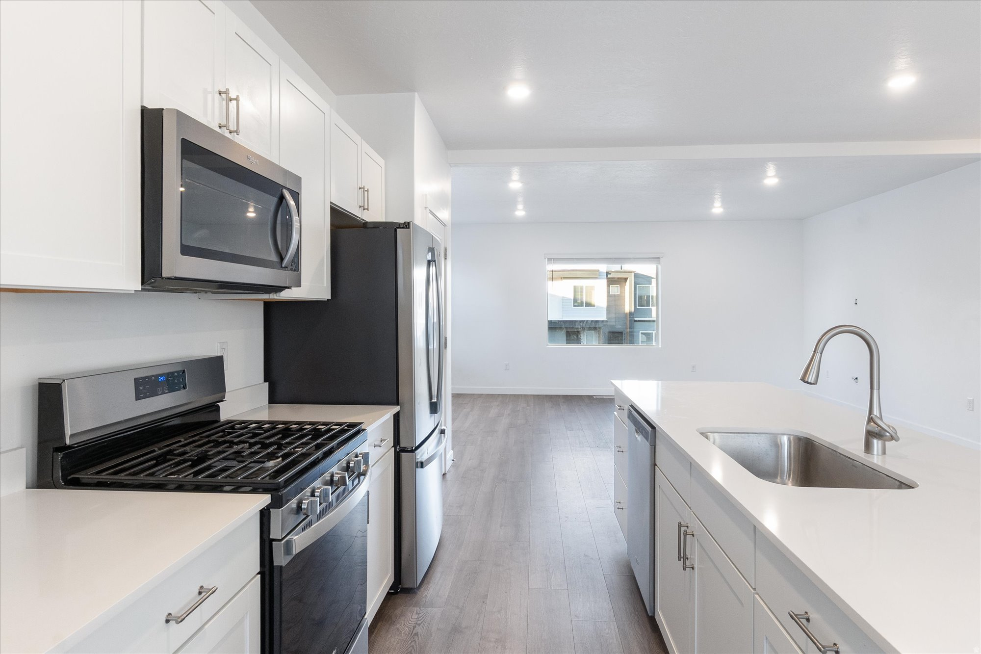 EDGEWATER - Residential