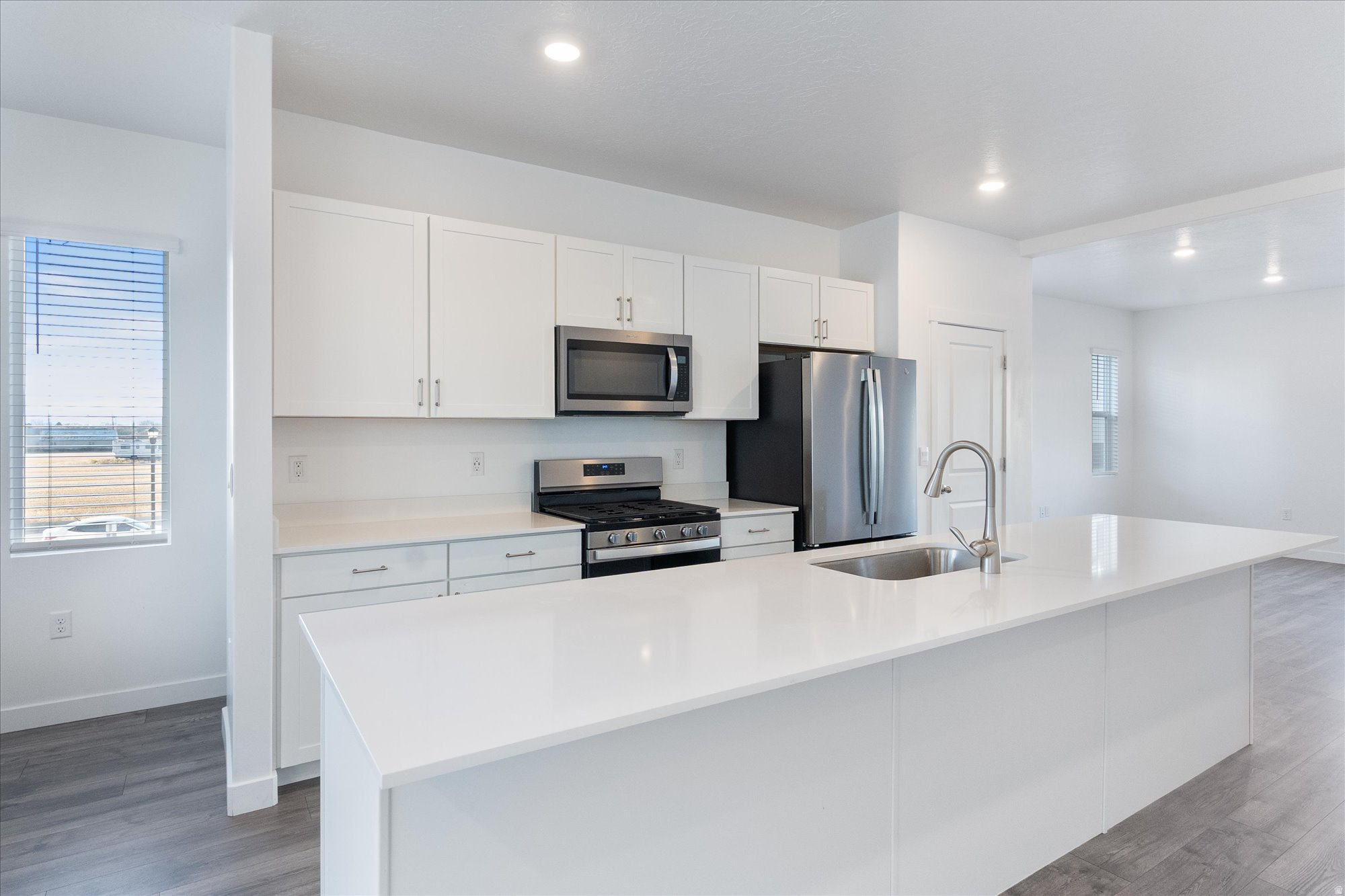 EDGEWATER - Residential