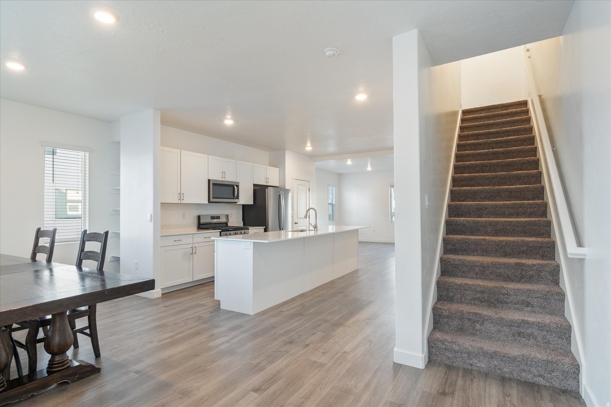 EDGEWATER - Residential