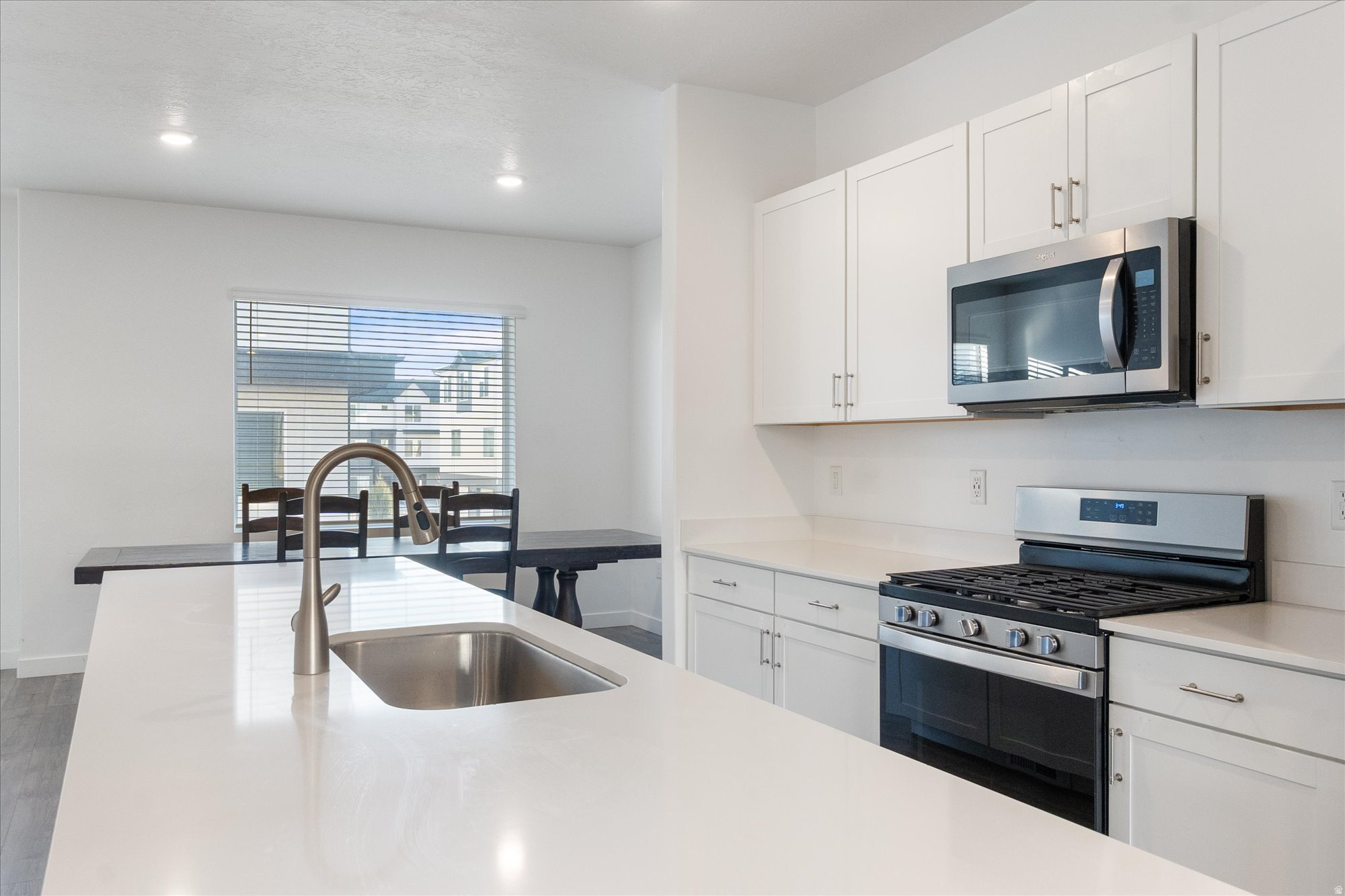 EDGEWATER - Residential