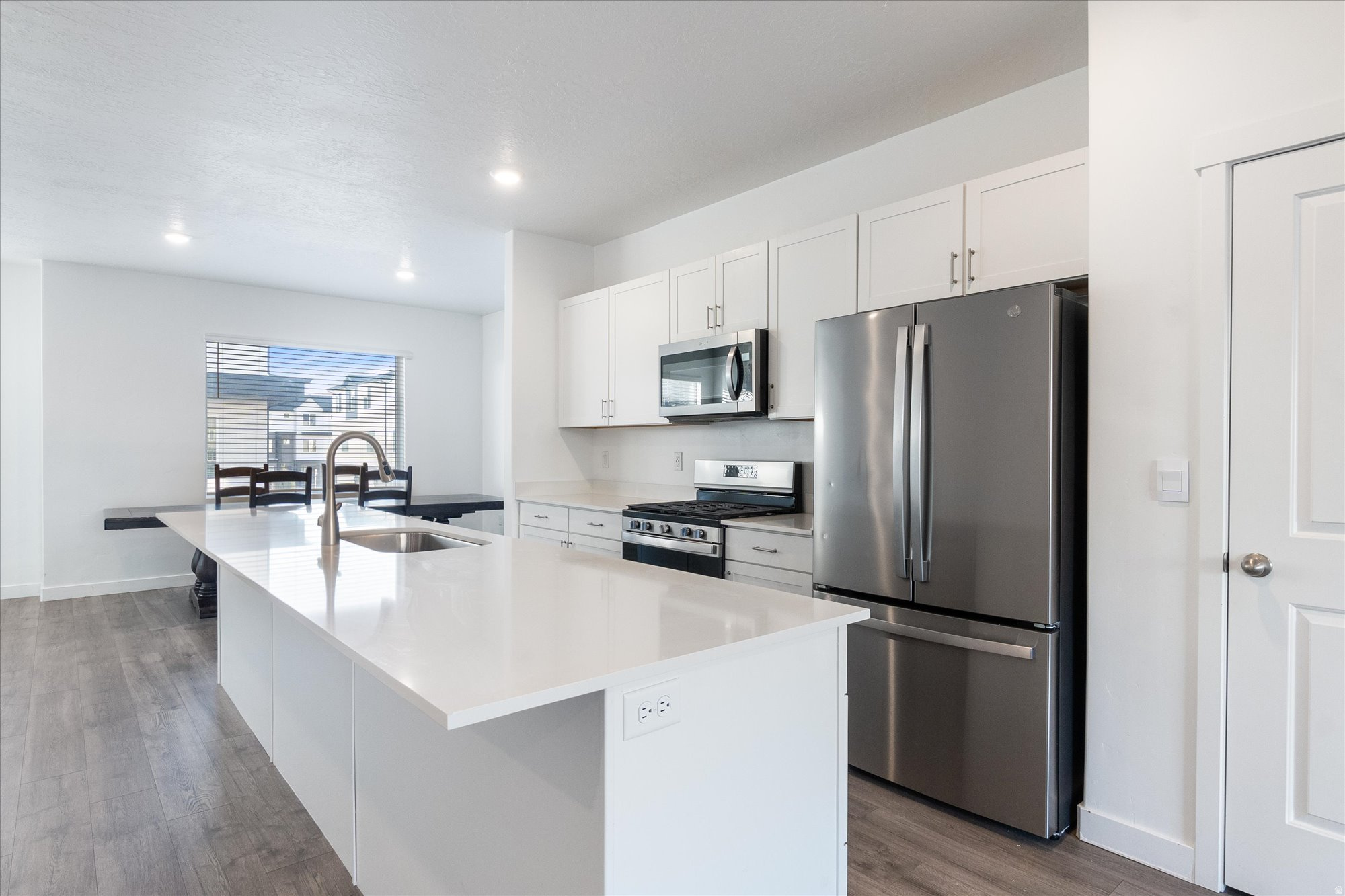 EDGEWATER - Residential