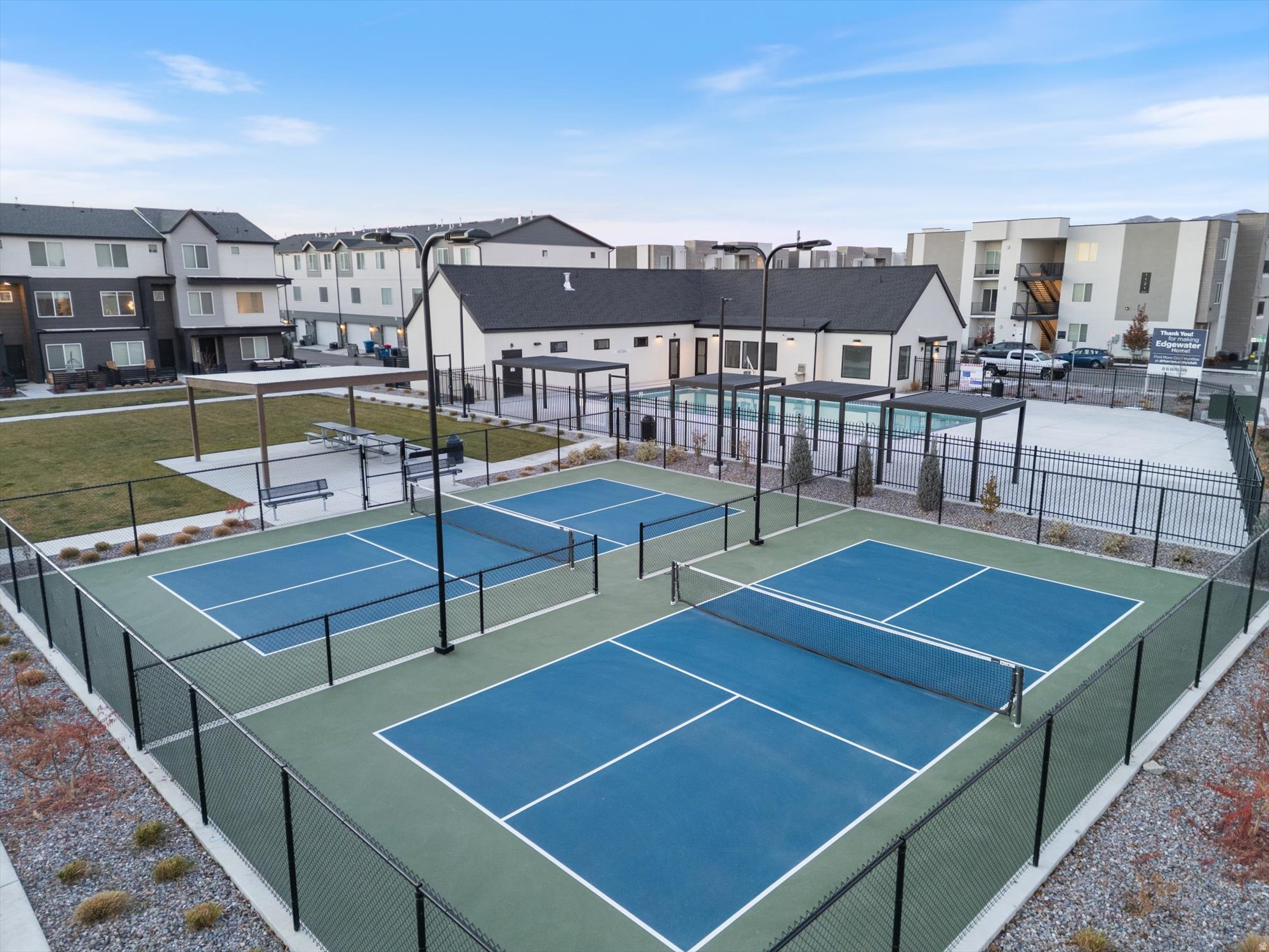 EDGEWATER - Residential