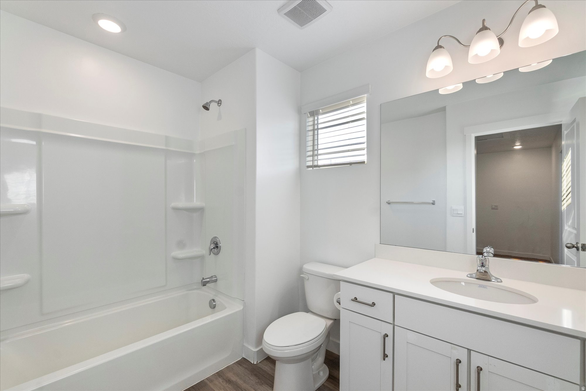 EDGEWATER - Residential