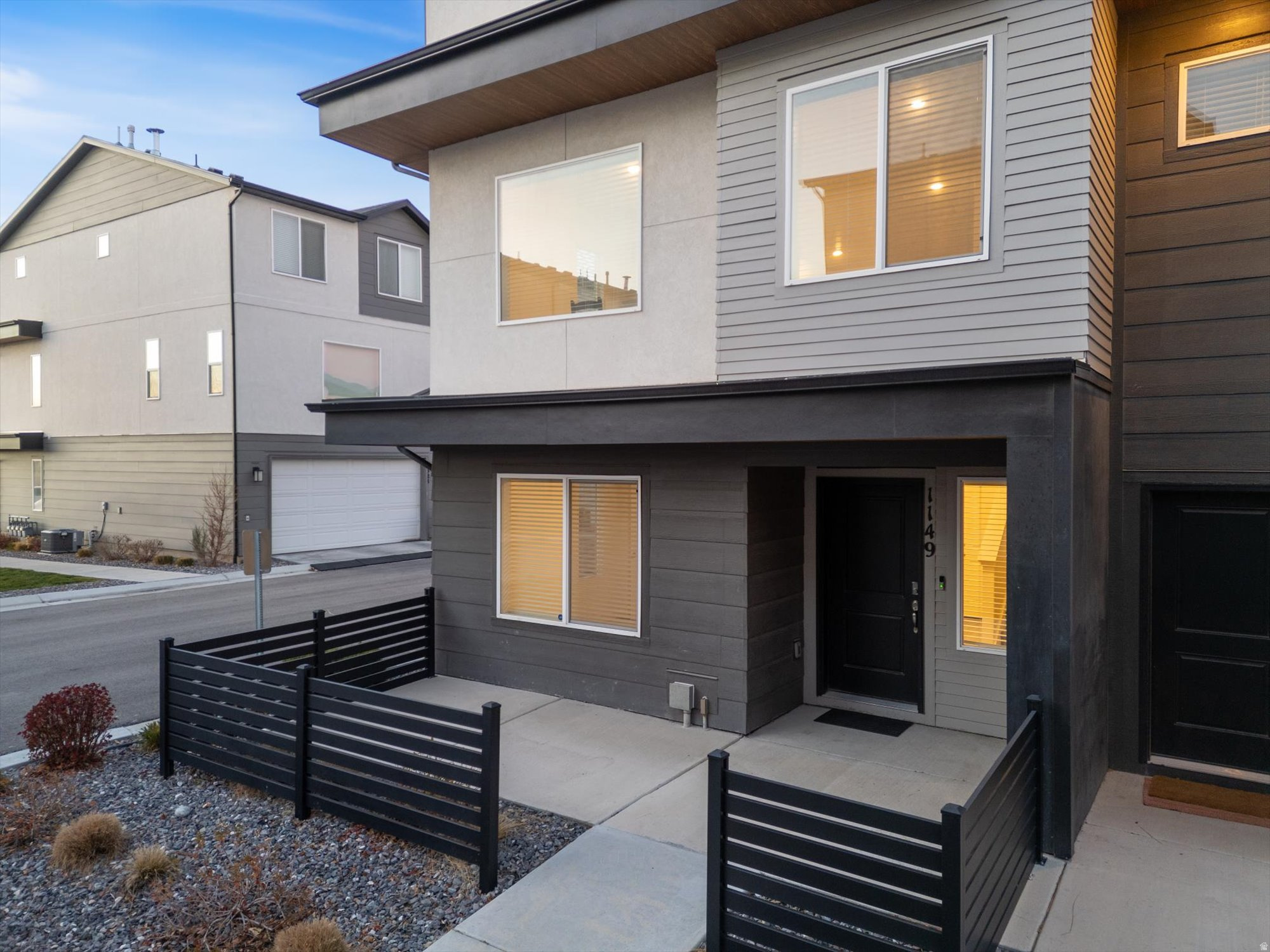 EDGEWATER - Residential