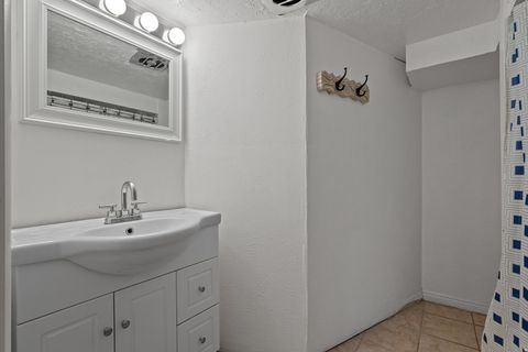Tiny photo for 2101 E 6425 S, Holladay, UT 84121 (MLS # 2126725)