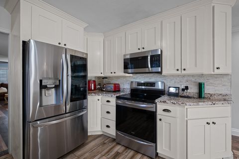 Tiny photo for 2101 E 6425 S, Holladay, UT 84121 (MLS # 2126725)