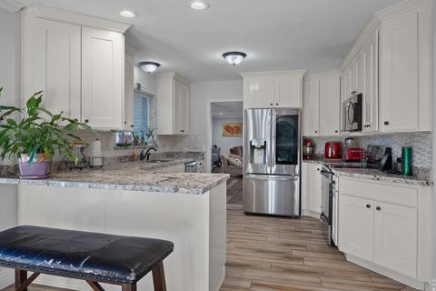 Tiny photo for 2101 E 6425 S, Holladay, UT 84121 (MLS # 2126725)